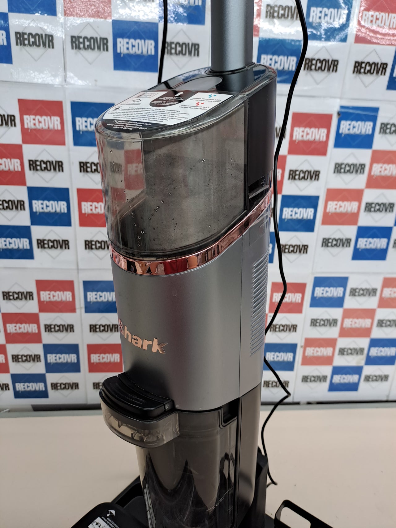 Aspiradora fregona Shark HydroVac sin cable con autolimpieza gris