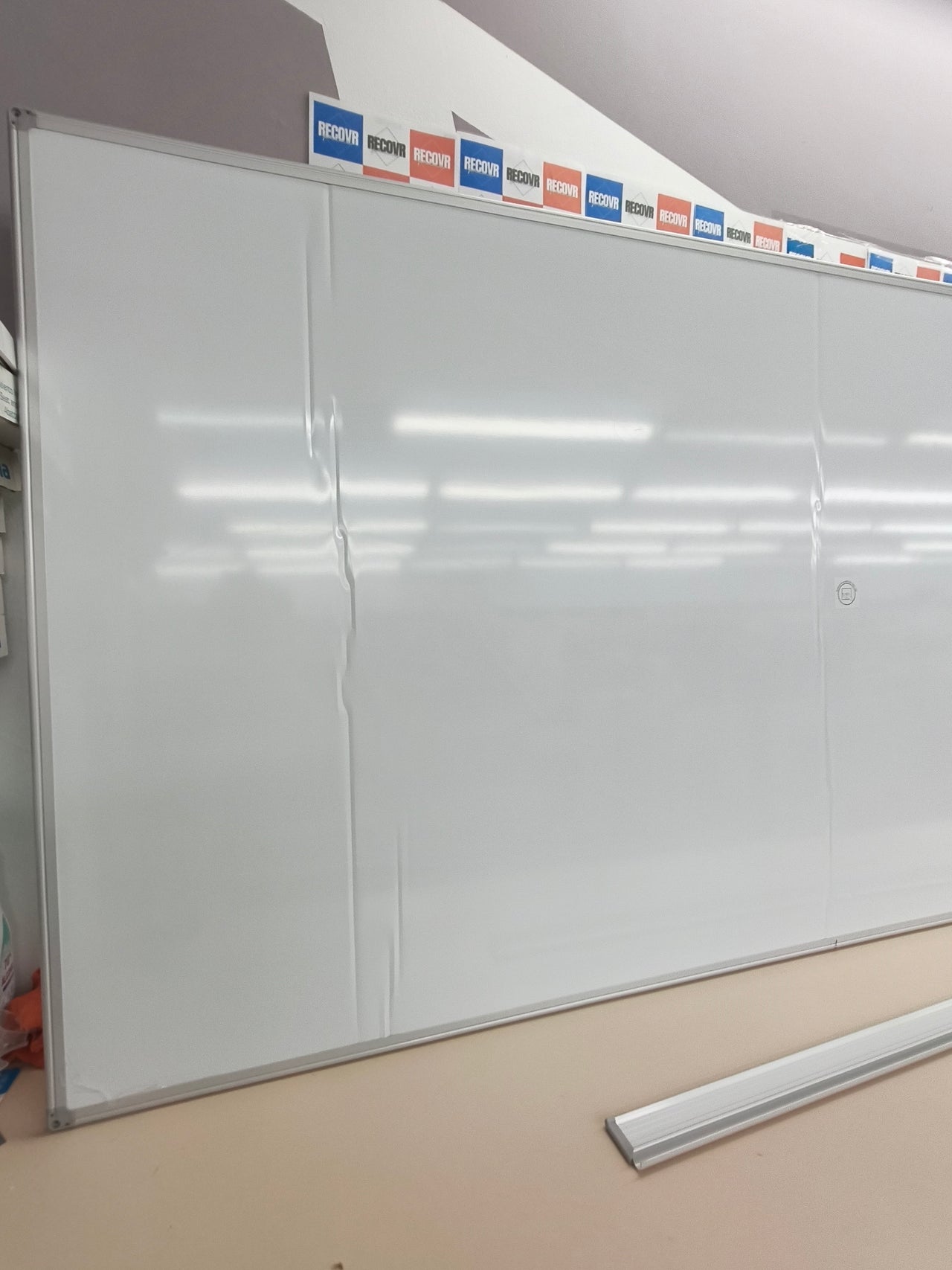 Pizarra magnética blanca Ofituria 200x100 cm con marco de aluminio
