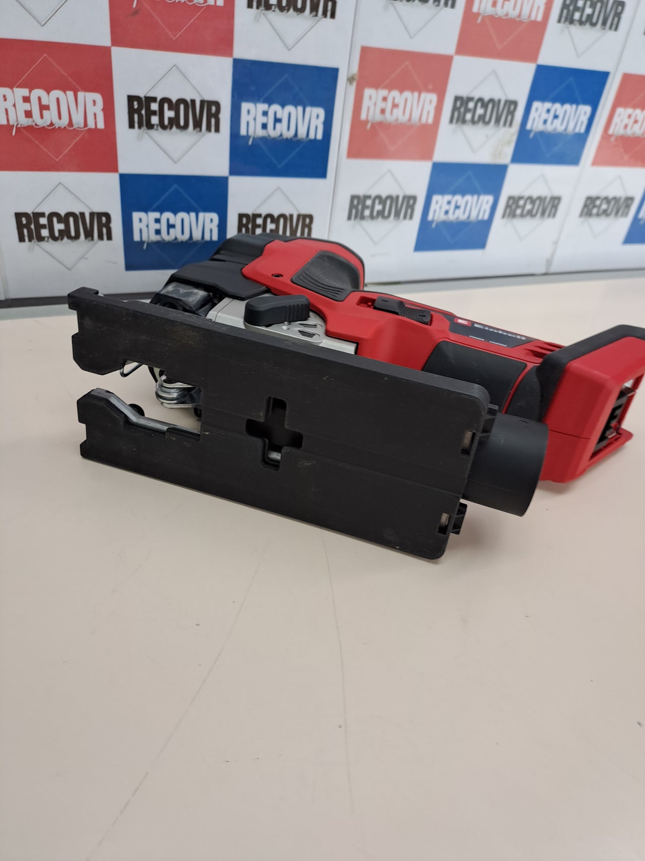 Sierra de calar batería 18V corte madera Einhell Professional TP-JST 18/135