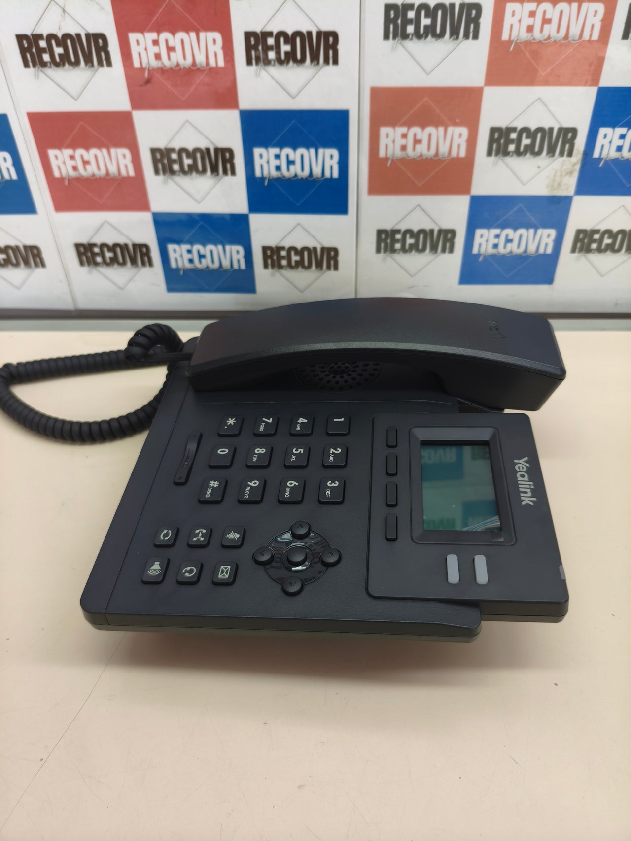 Teléfono fijo IP Yealink T31P con PoE y 2 cuentas SIP.