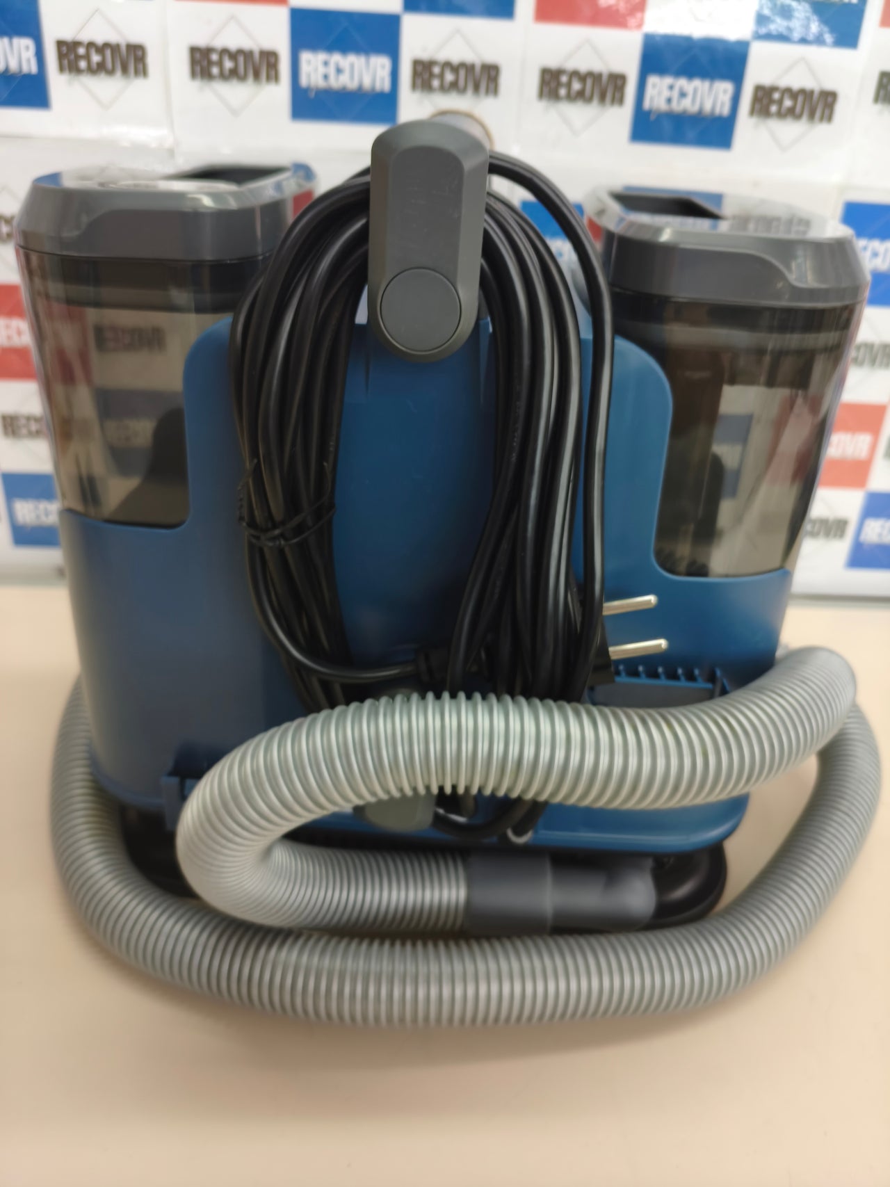 Limpiador de tapicerías y alfombras Vacmaster 500W multisuperficie
