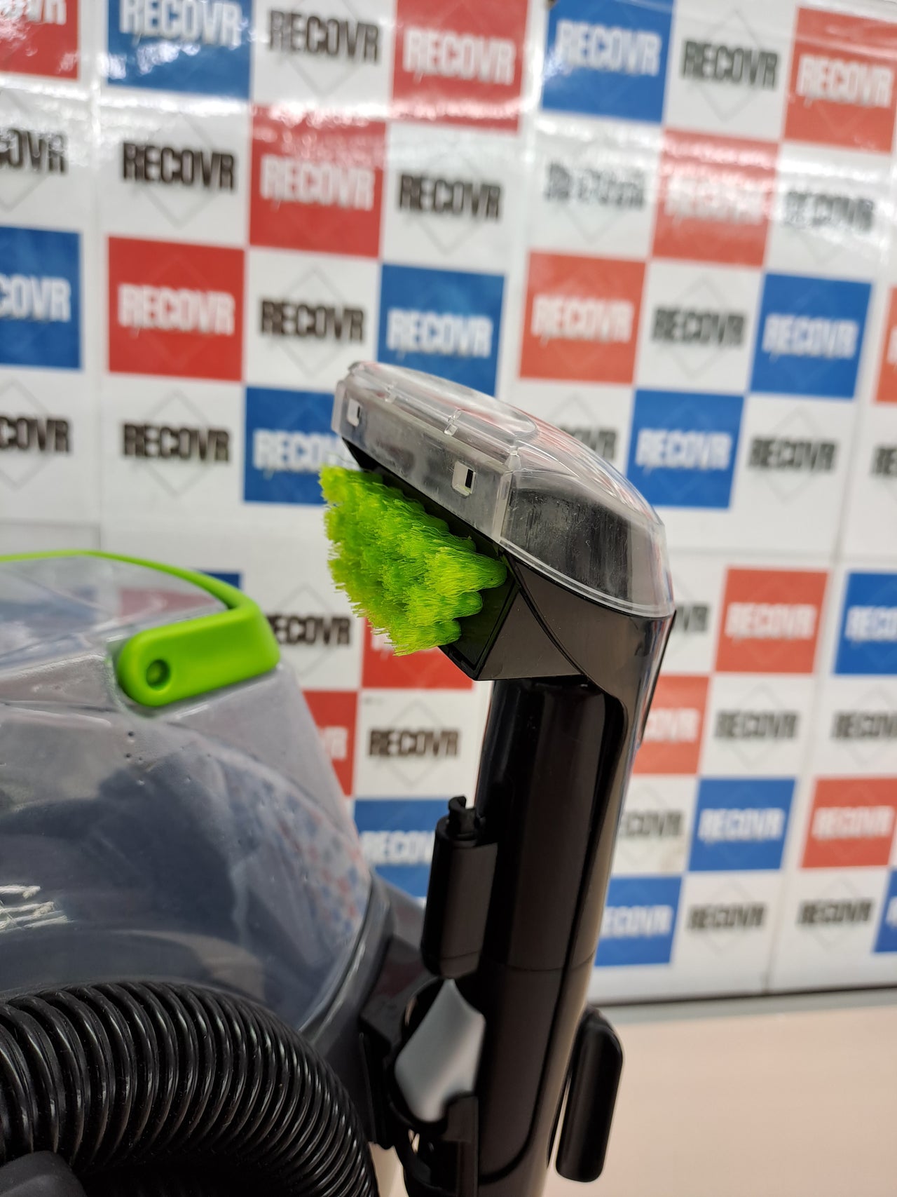 Limpiador tapicerías portátil 750 W – Bissell
