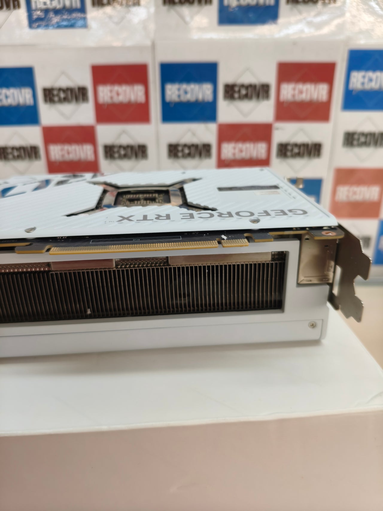 ASUS ROG Strix RTX 4090 Blanco OC, 24 GB GDDR6X