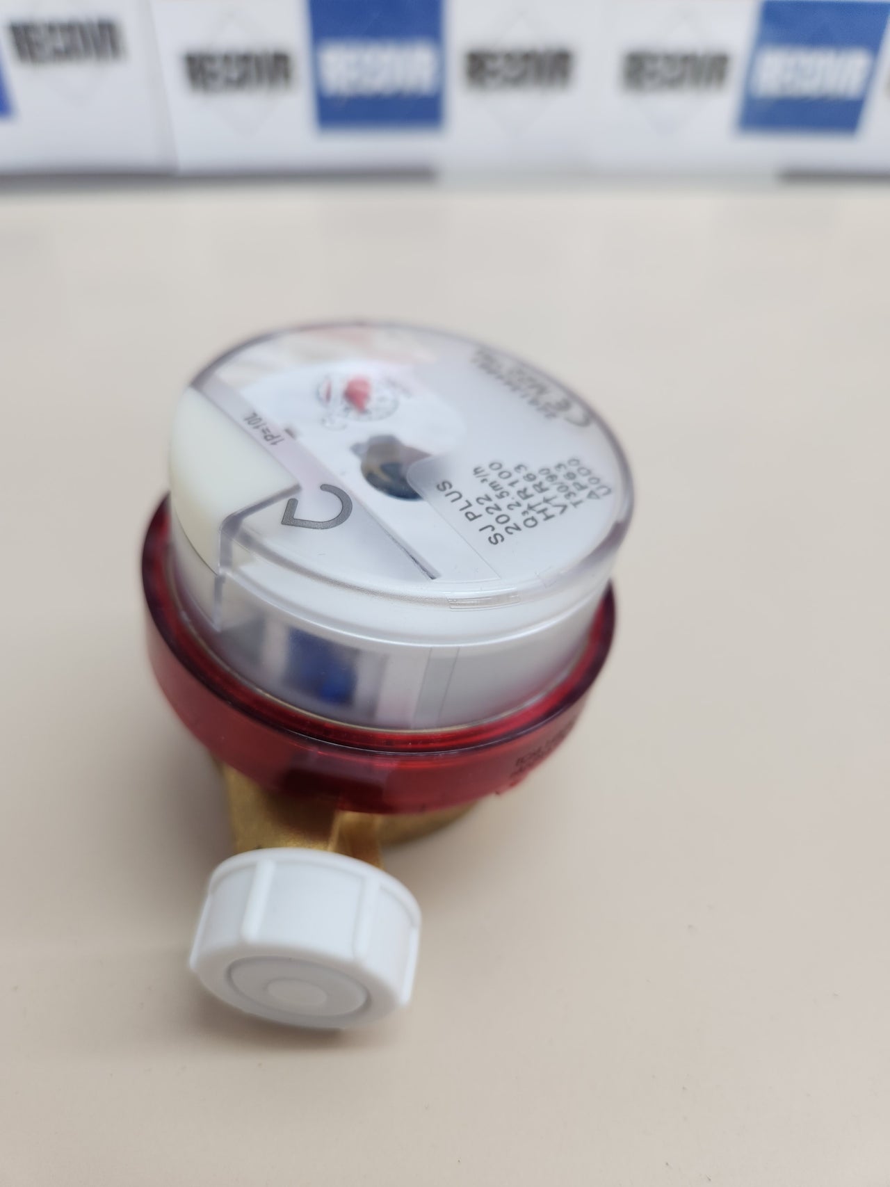 Medidor 15 mm  Agua Caliente SOMATHERM – Chorro Único, Rosca 20/27, Lectura 8 Dígitos, MID, Esfera Orientable, Sensor de Pulso