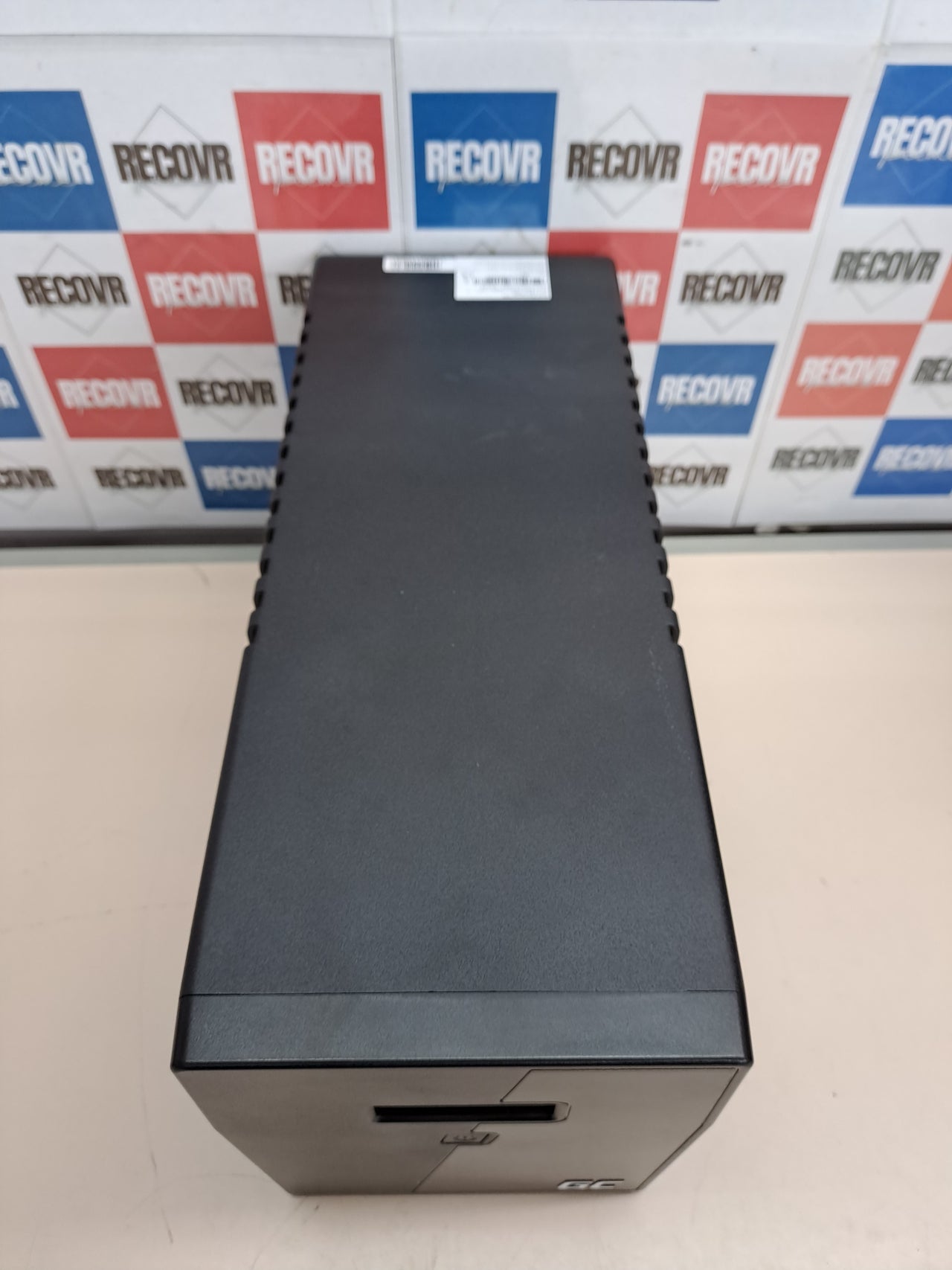 Sistema de alimentación ininterrumpida UPS 1200W