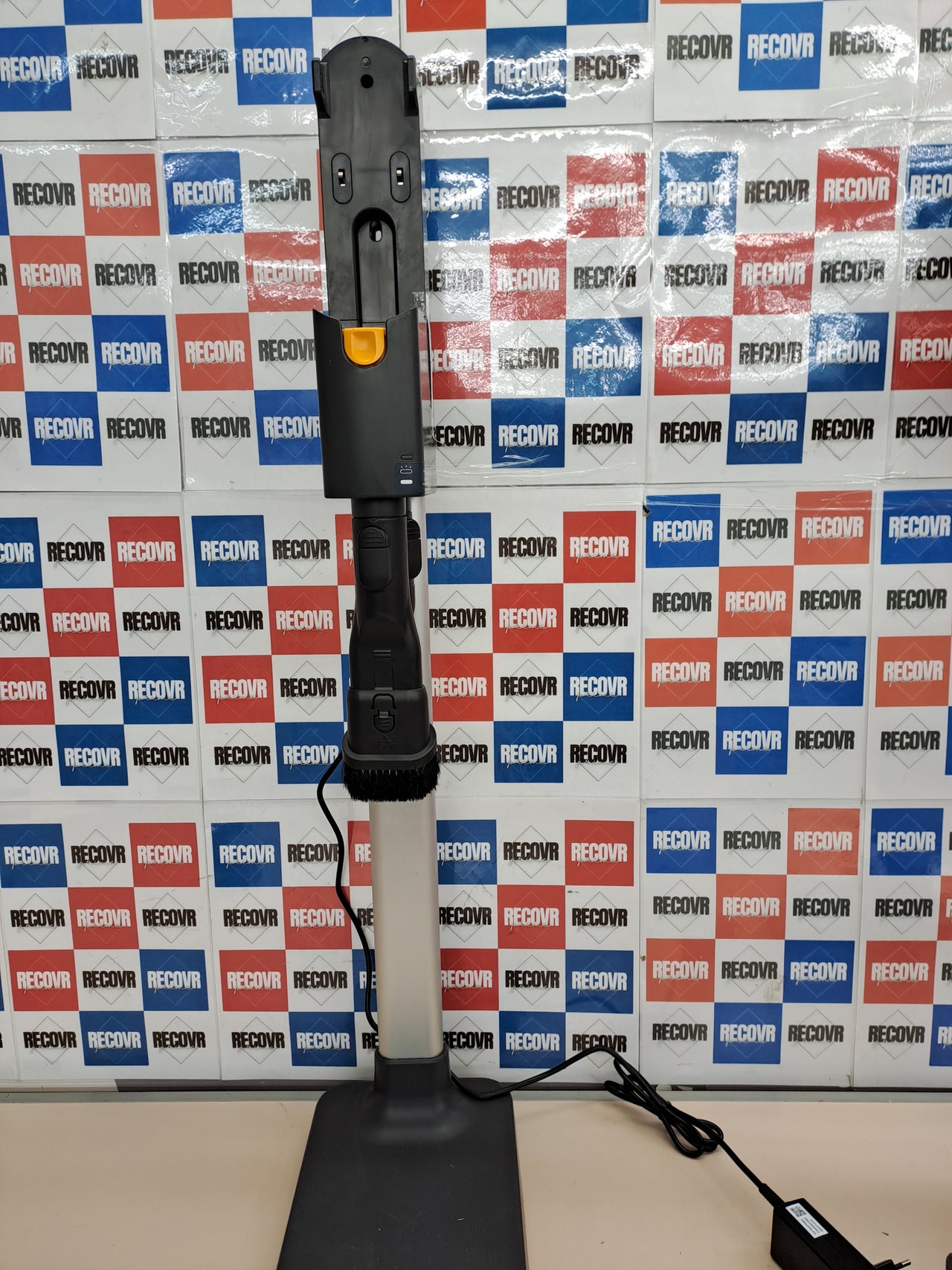 Aspirador escoba Kompressor con doble batería y 200W de succión