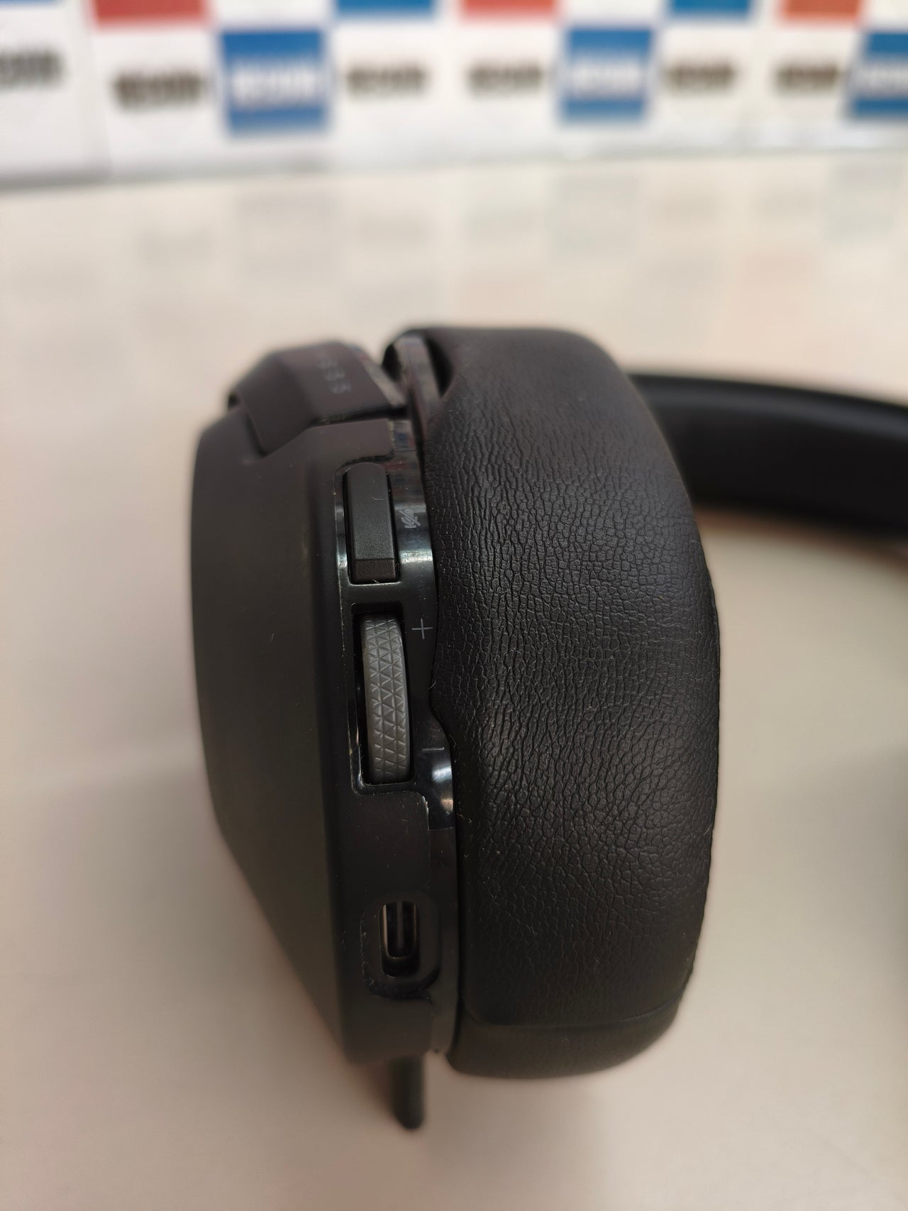 Corsair HS55 Core Wireless, auriculares gaming, micrófono, 15 m, carbono