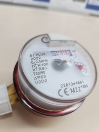 Medidor 15 mm  Agua Caliente SOMATHERM – Chorro Único, Rosca 20/27, Lectura 8 Dígitos, MID, Esfera Orientable, Sensor de Pulso