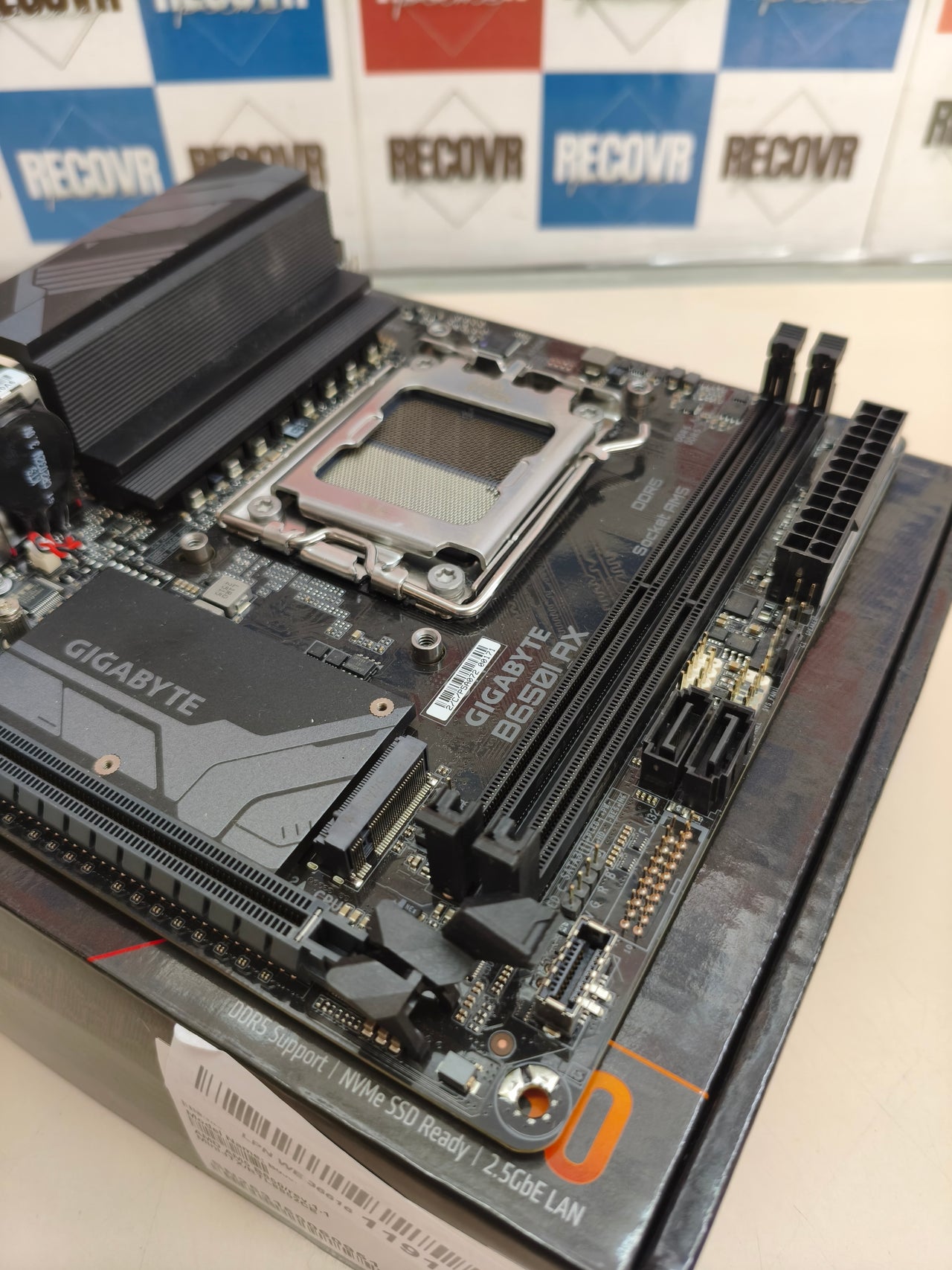 Placa base GIGABYTE B650I AX, placa base Mini-ITX, Ryzen 9000,