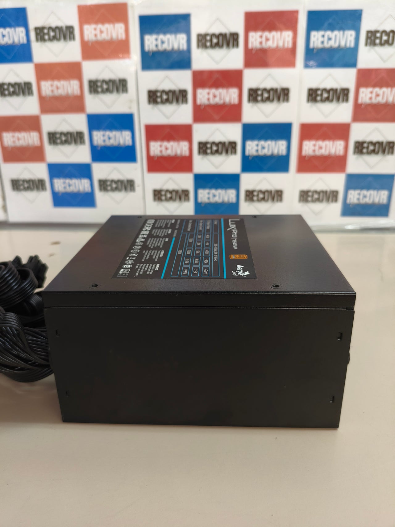 Aerocool LUXPRO750, fuente 750W, 80 Plus Bronze, negra