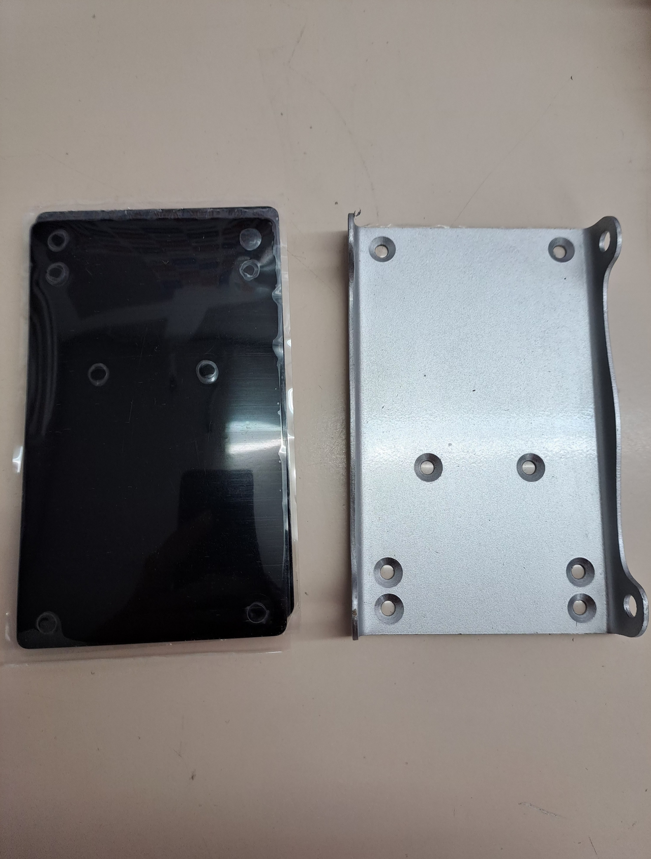 Cerradura de seguridad invisible ARREGUI CI10P con mando a distancia plata