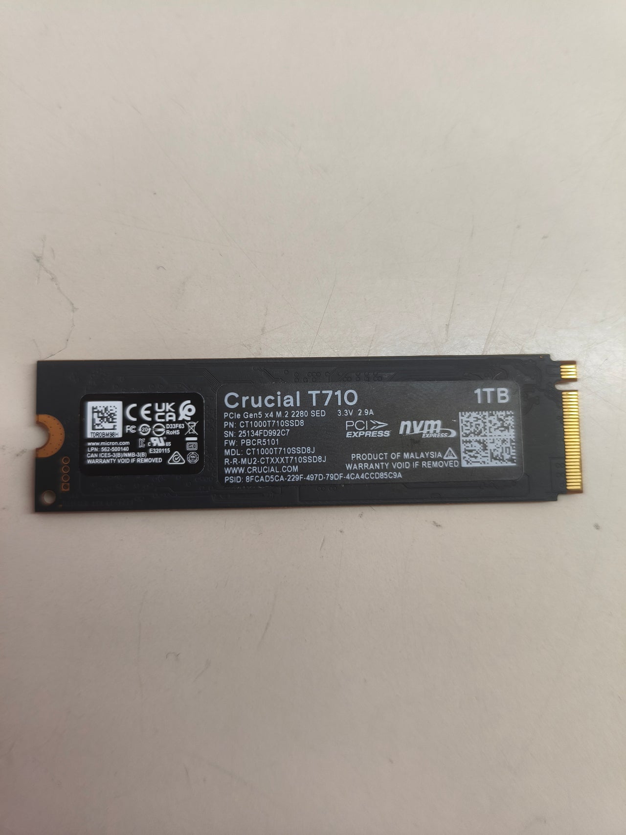SSD Crucial T710 1 TB Gen5 NVMe M.2