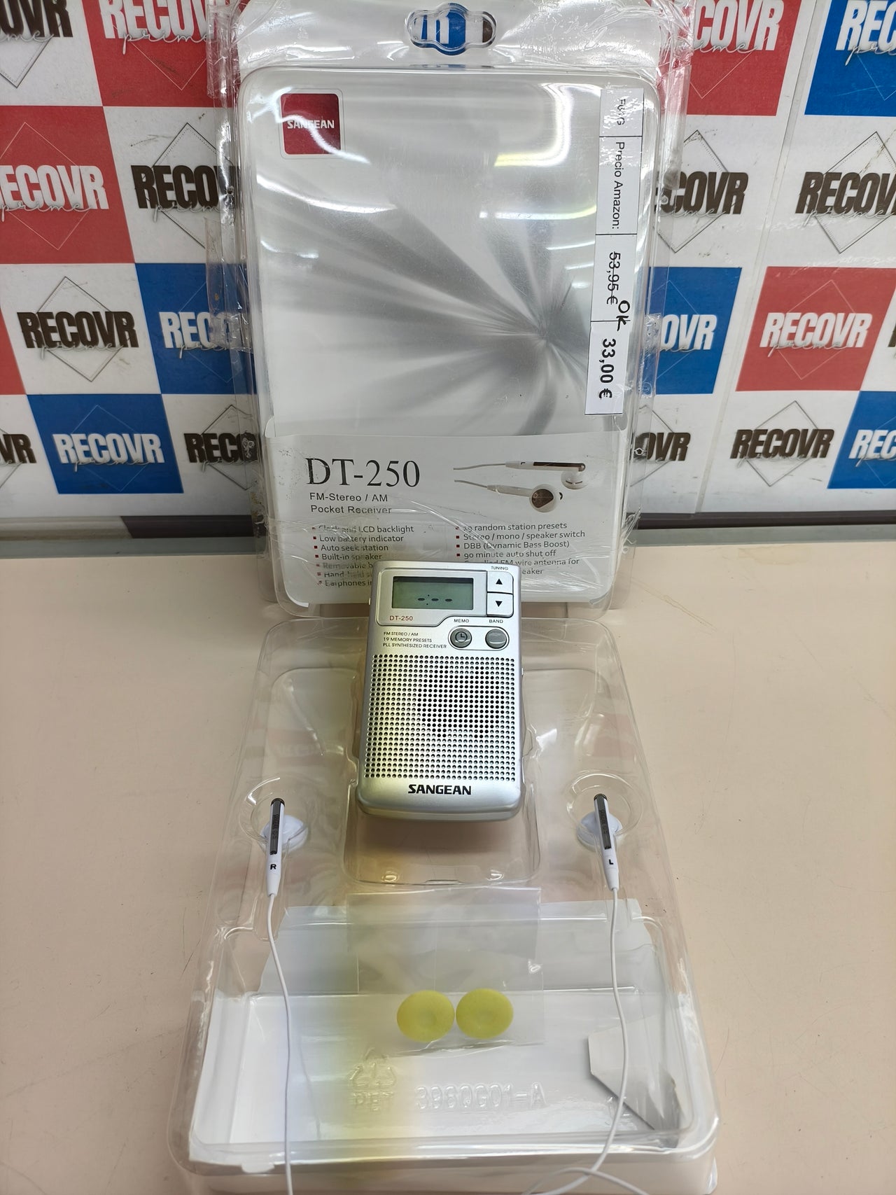 Radio portátil Sangean DT-250 digital AM/FM plateada