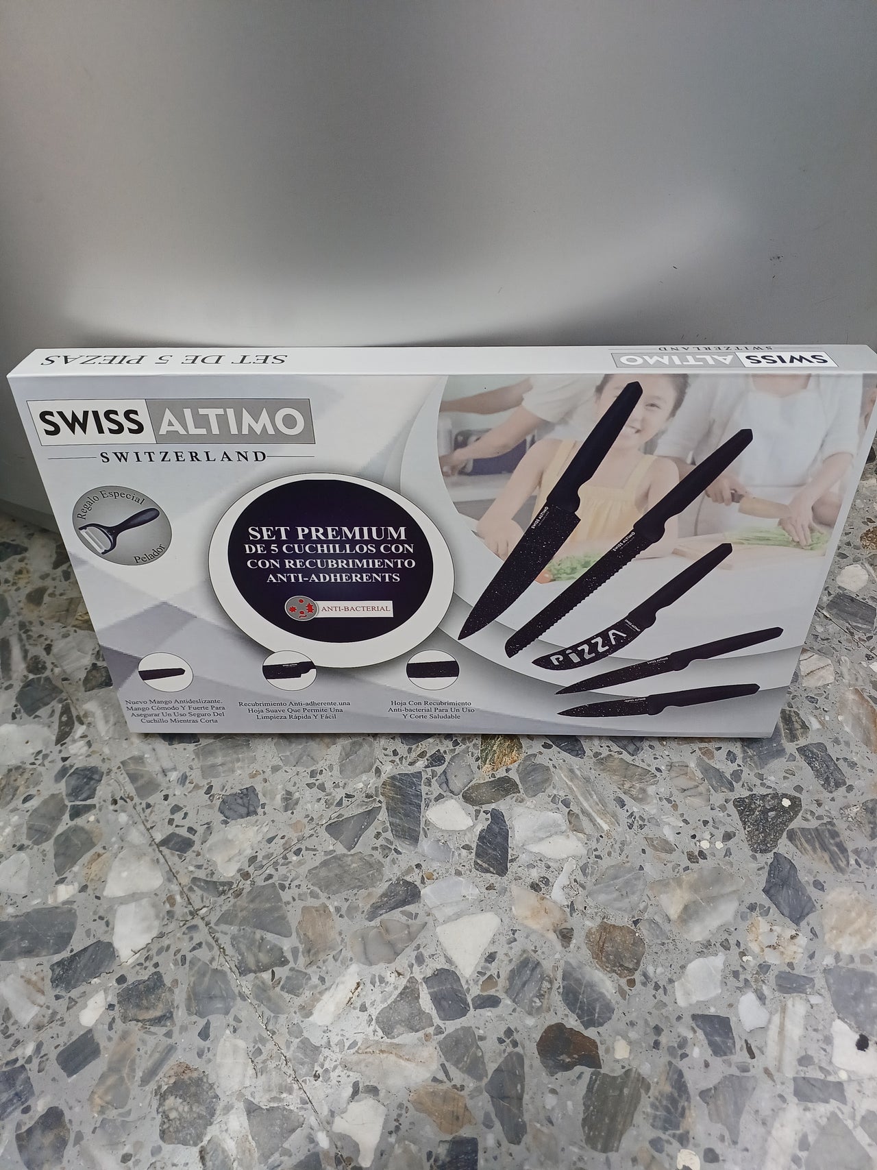 Set de 5 Cuchillos + Pelador Recubrimiento antiadherente, antibacterial y mango antideslizante