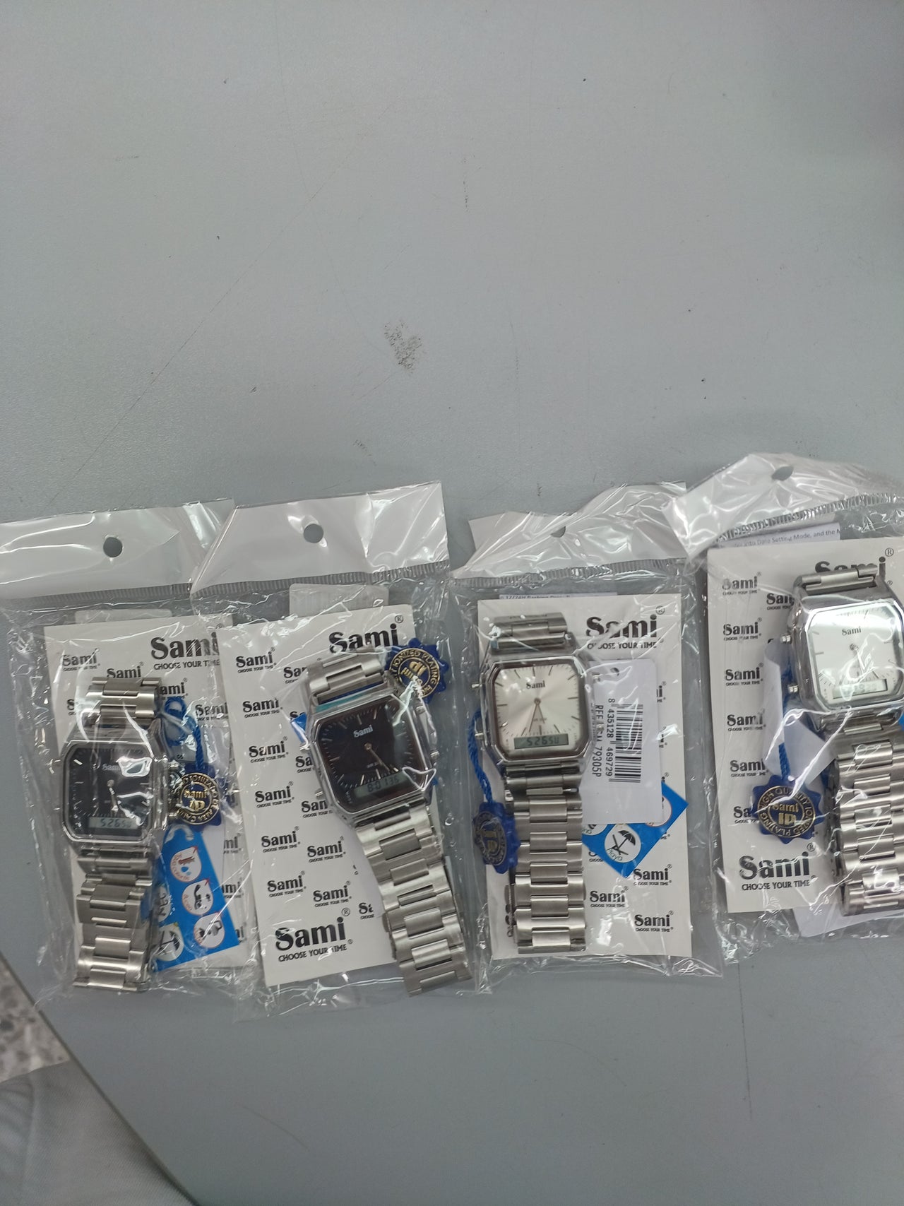 Reloj vintage resistente al agua hasta 30M.