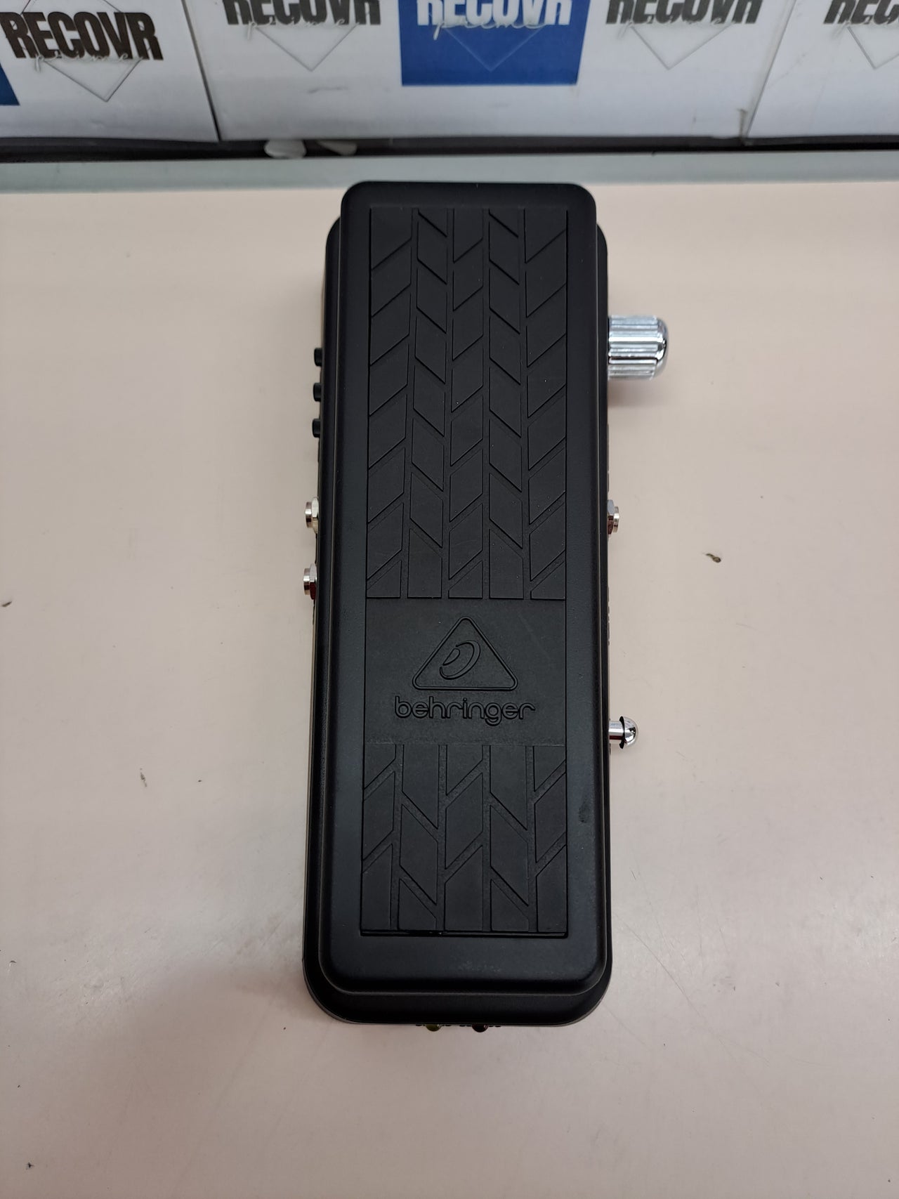 Pedal HELLBABE óptico ajustable con boost para guitarra y bajo
