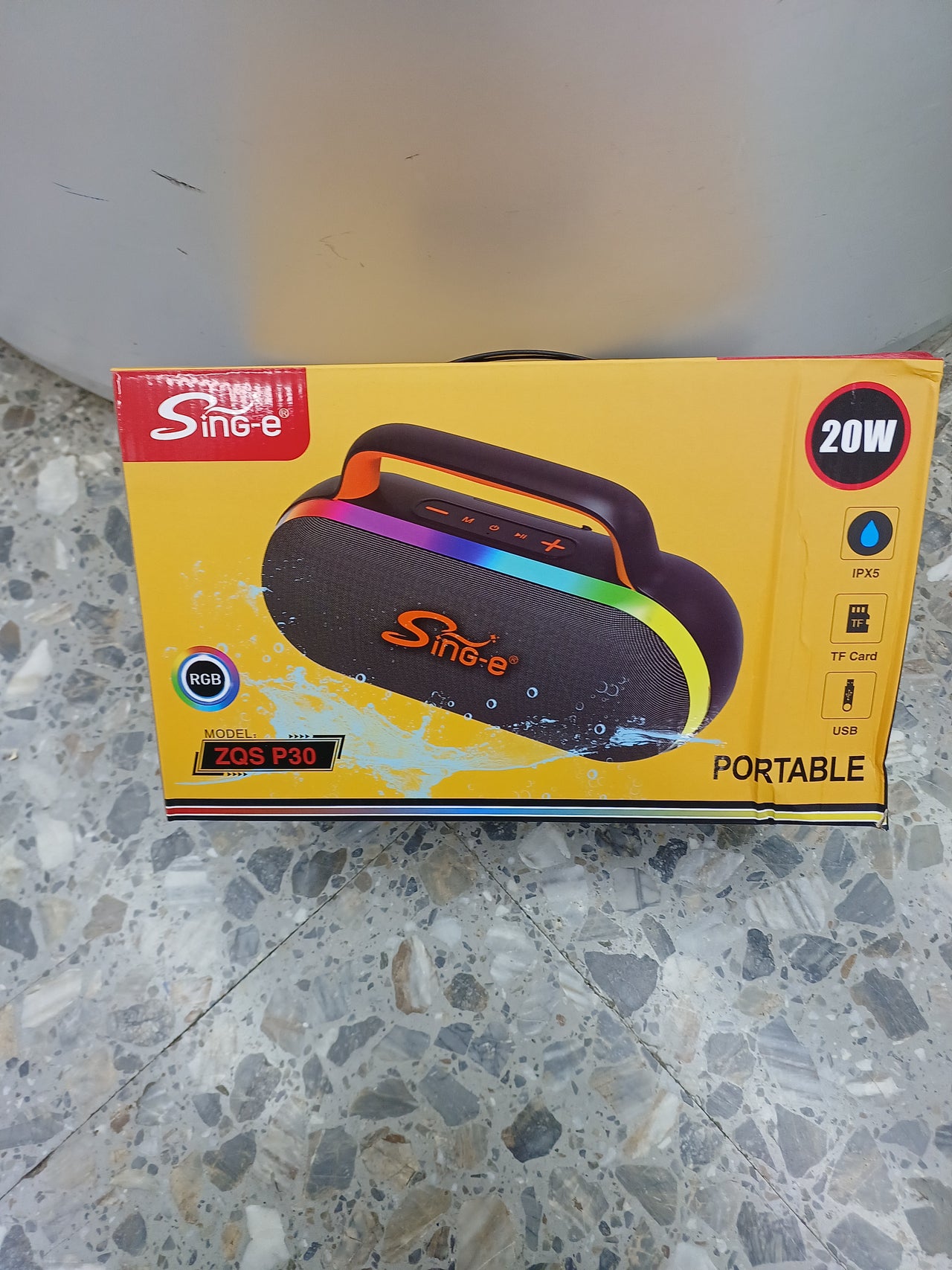 Altavoz portable Sing-e, 20W, hasta 5h de duración, luz RGB, IPX5, TF Card, USB, ZQSP30