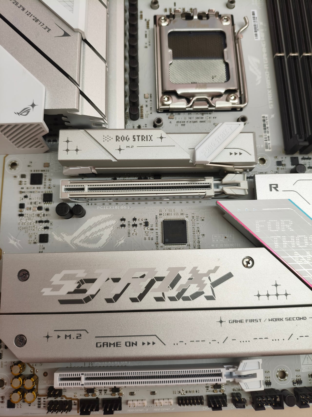 ASUS ROG Strix B850-A Gaming WiFi, placa base AMD ATX, DDR5, PCIe 5.0, WiFi 7, 4 M.2, RGB