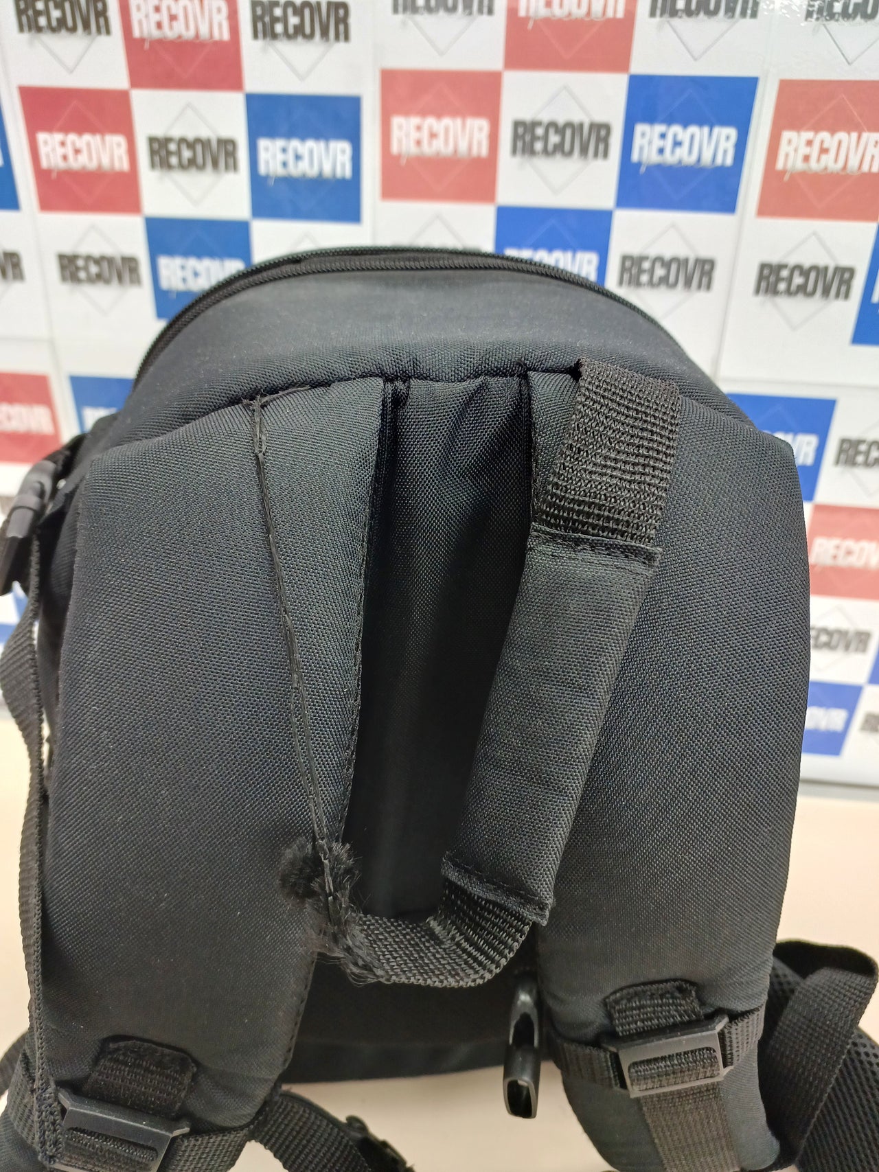 Mochila para Cámara, 30 x 15 x 37 cm, Negro, SólidoAmazon Basics