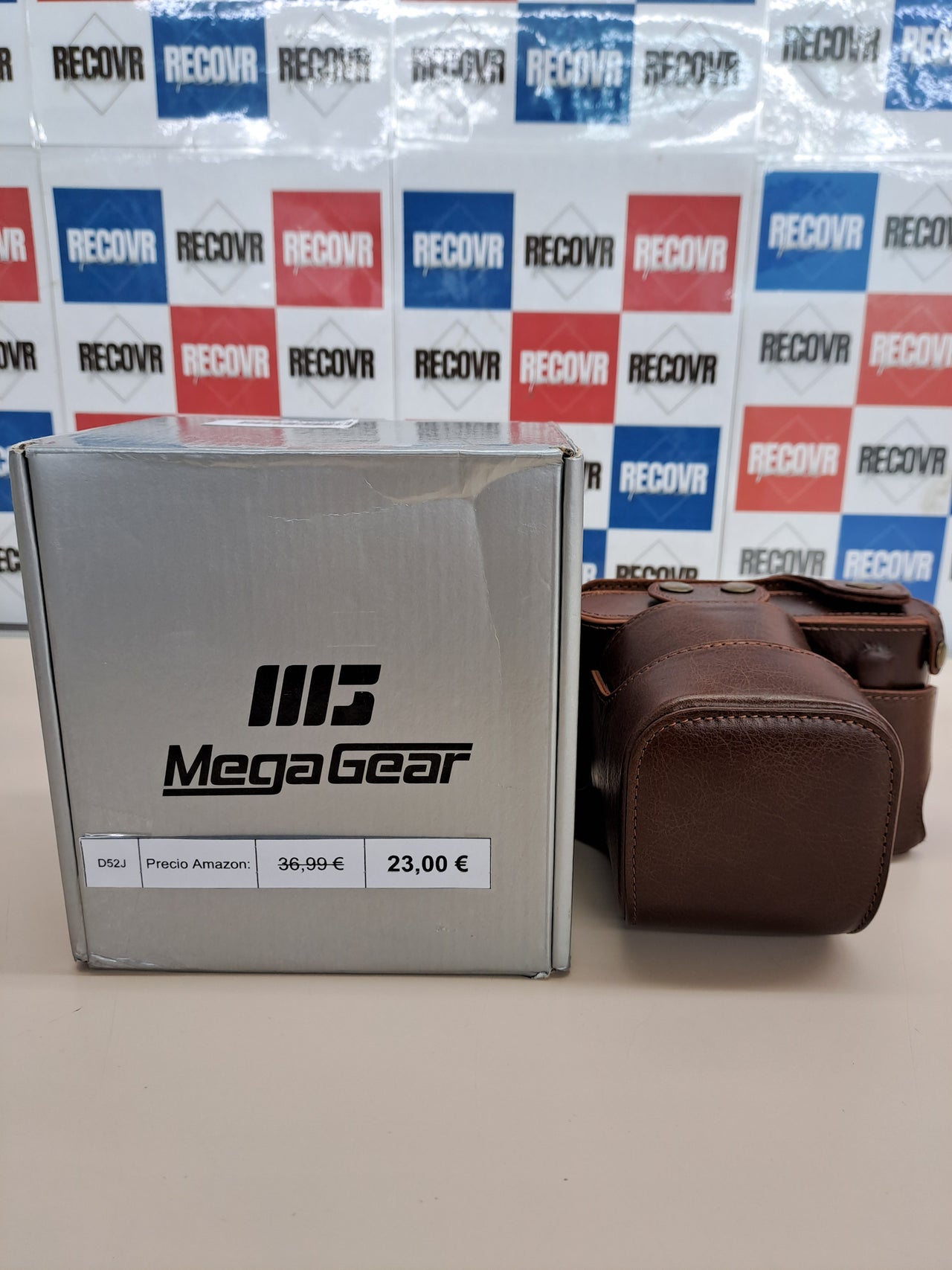 Estuche MegaGear MG1403 para Leica Q-P, Q (Typ 116)