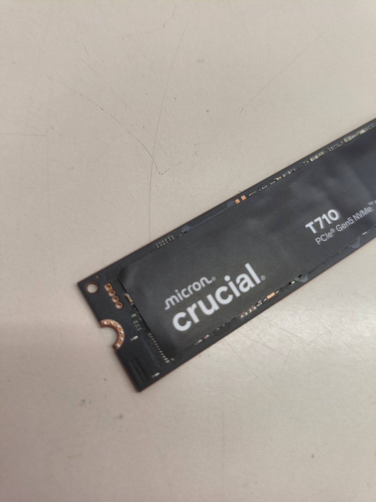 SSD Crucial T710 1 TB Gen5 NVMe M.2