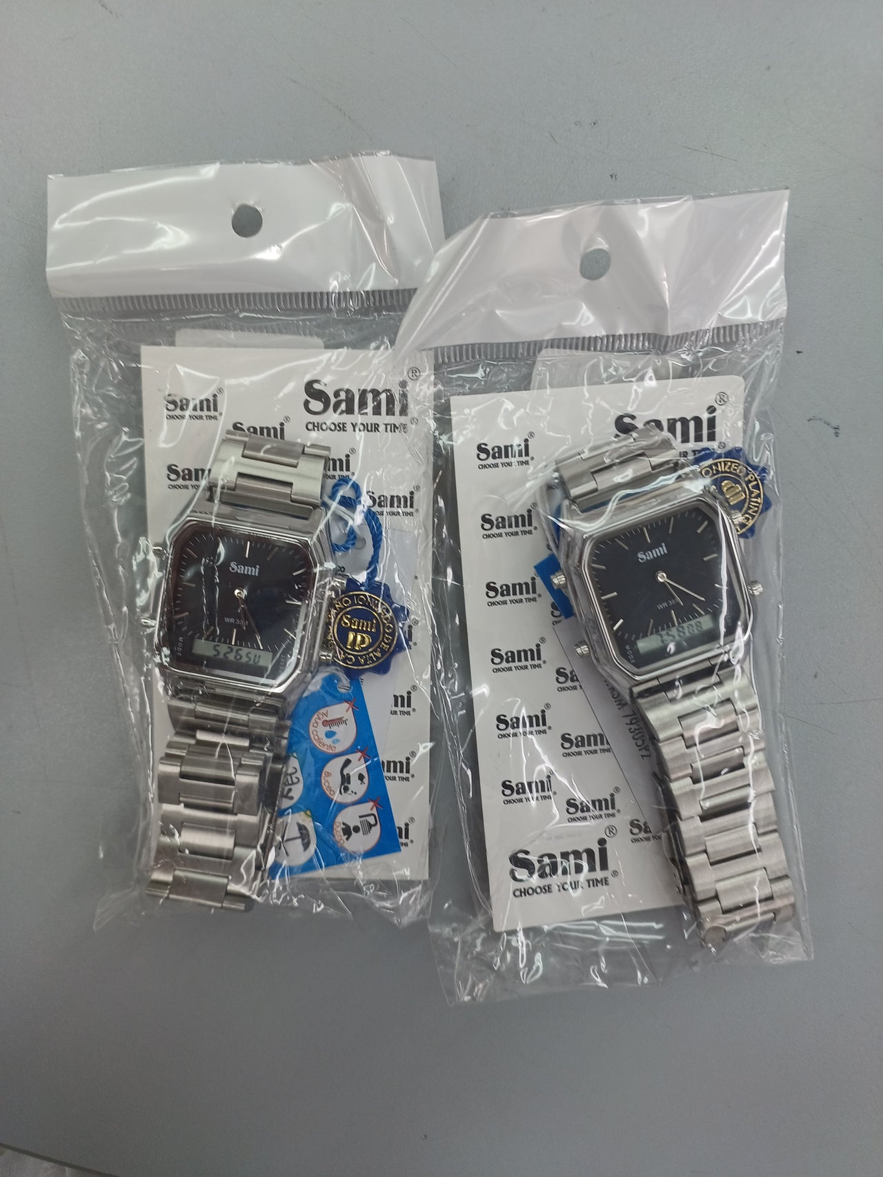 Reloj vintage resistente al agua hasta 30M.