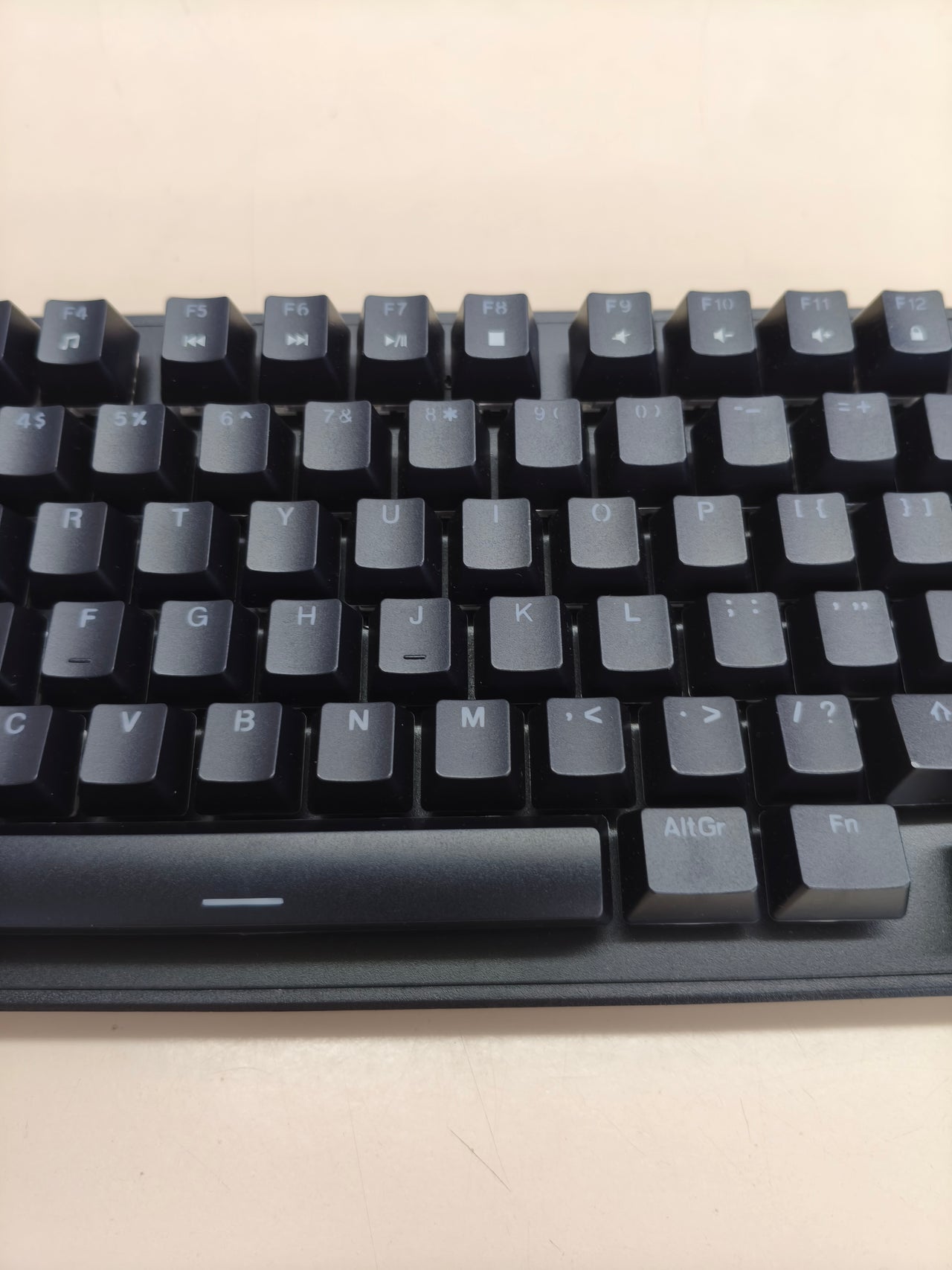 Teclado mecánico gaming CORSAIR K65 Plus Wireless 75% RGB