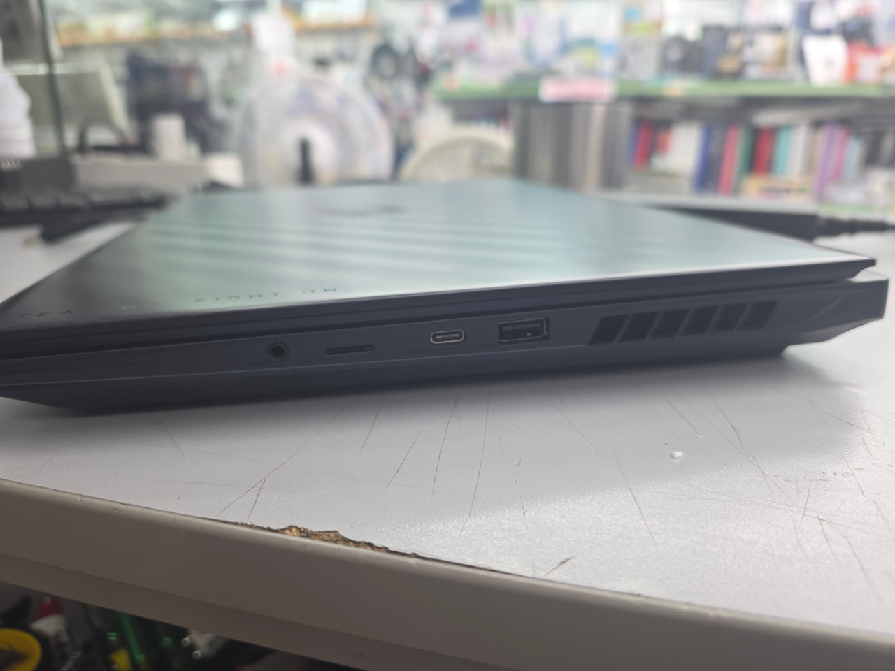 Portátil gaming Gigabyte Aorus Master 16 240 Hz IntelCore Ultra 9