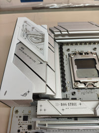 ASUS ROG Strix B850-A Gaming WiFi, placa base AMD ATX, DDR5, PCIe 5.0, WiFi 7, 4 M.2, RGB