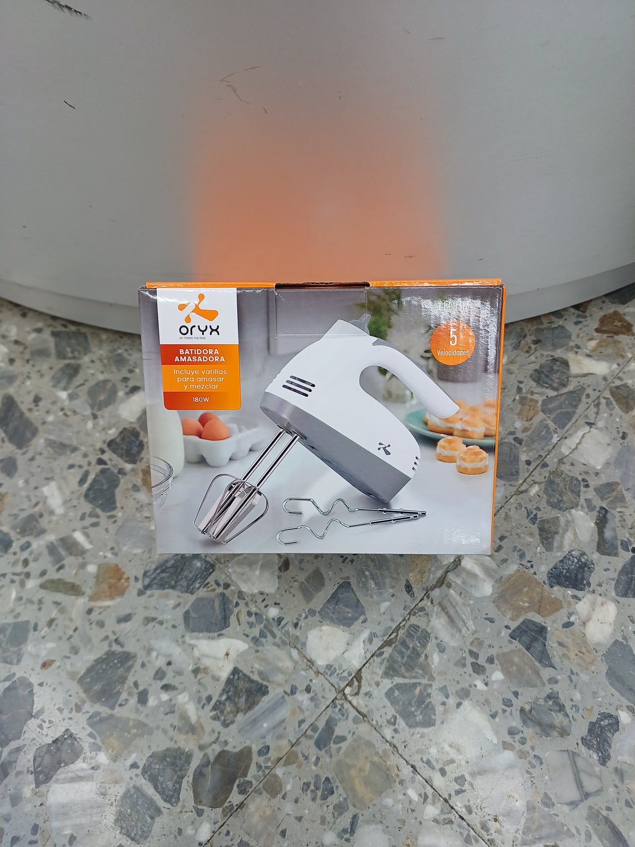 Batidora Amasadora, 5 velocidades, 180W, incluye varillas para amasar y mezclar Oryx EEL1313