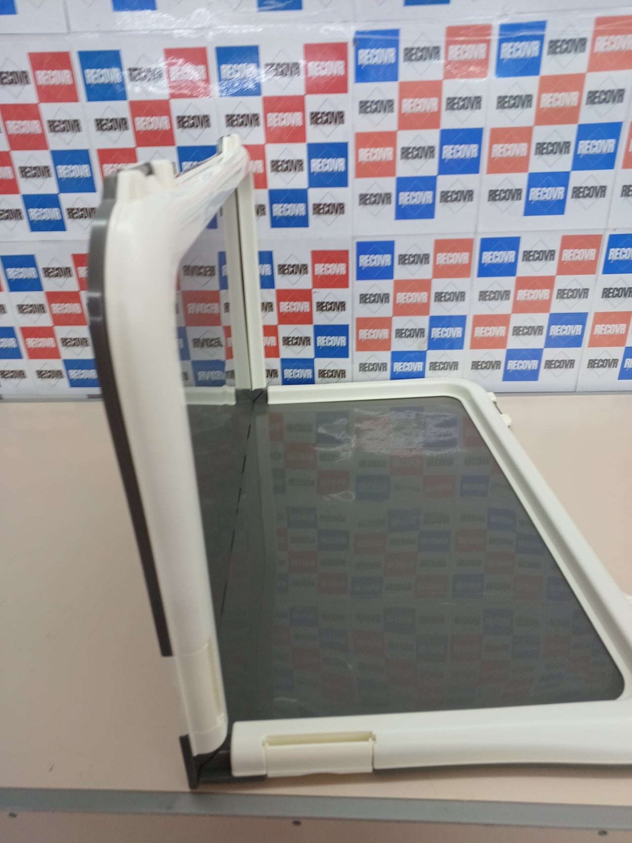 Soporte empapadores perros L antideslizante Amazon Basics