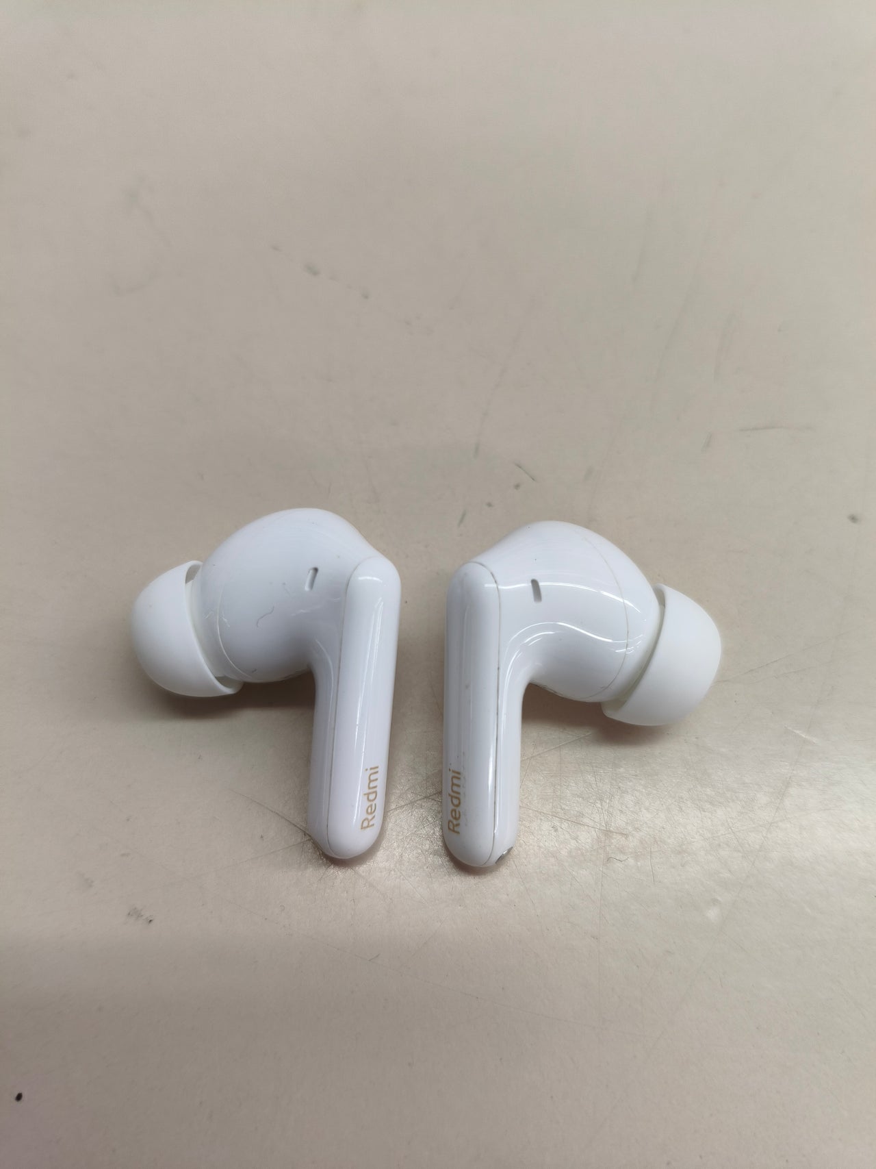 Auriculares Xiaomi Redmi Buds 6 Pro inalámbricos con cancelación de ruido blancos