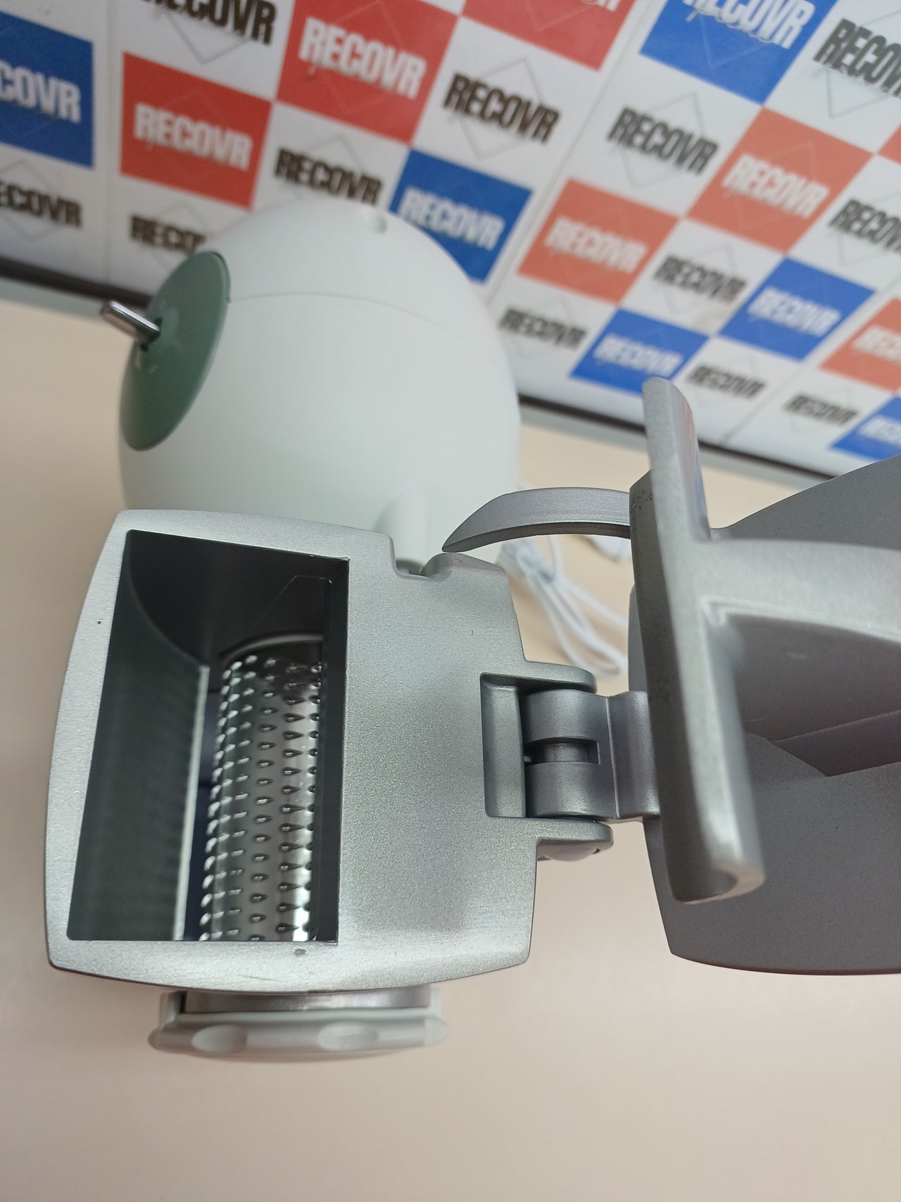 Rallador eléctrico inox 150W con recipiente Imetec