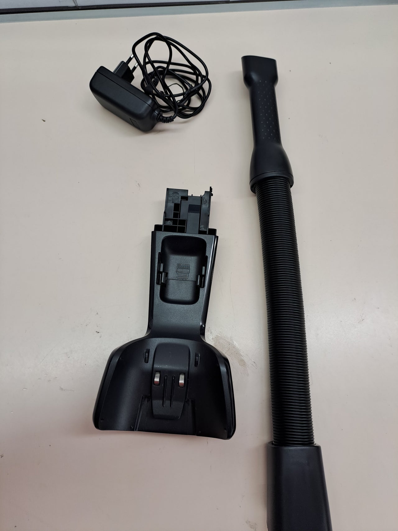 Aspiradora sin cable 21,6V 50min AEG QX7