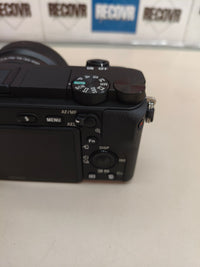 Sony Alpha 6400 vídeo 4K, pantalla abatible