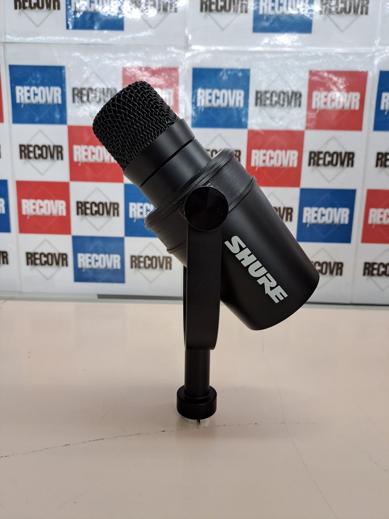 Micrófono dinámico XLR podcast vocal Shure MV7X