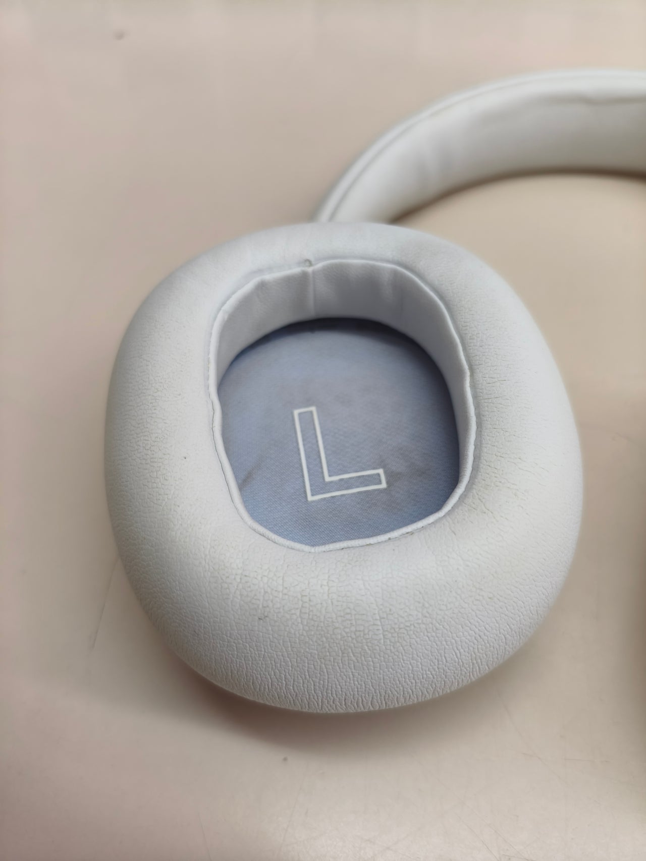 Auriculares Logitech Blancos B735