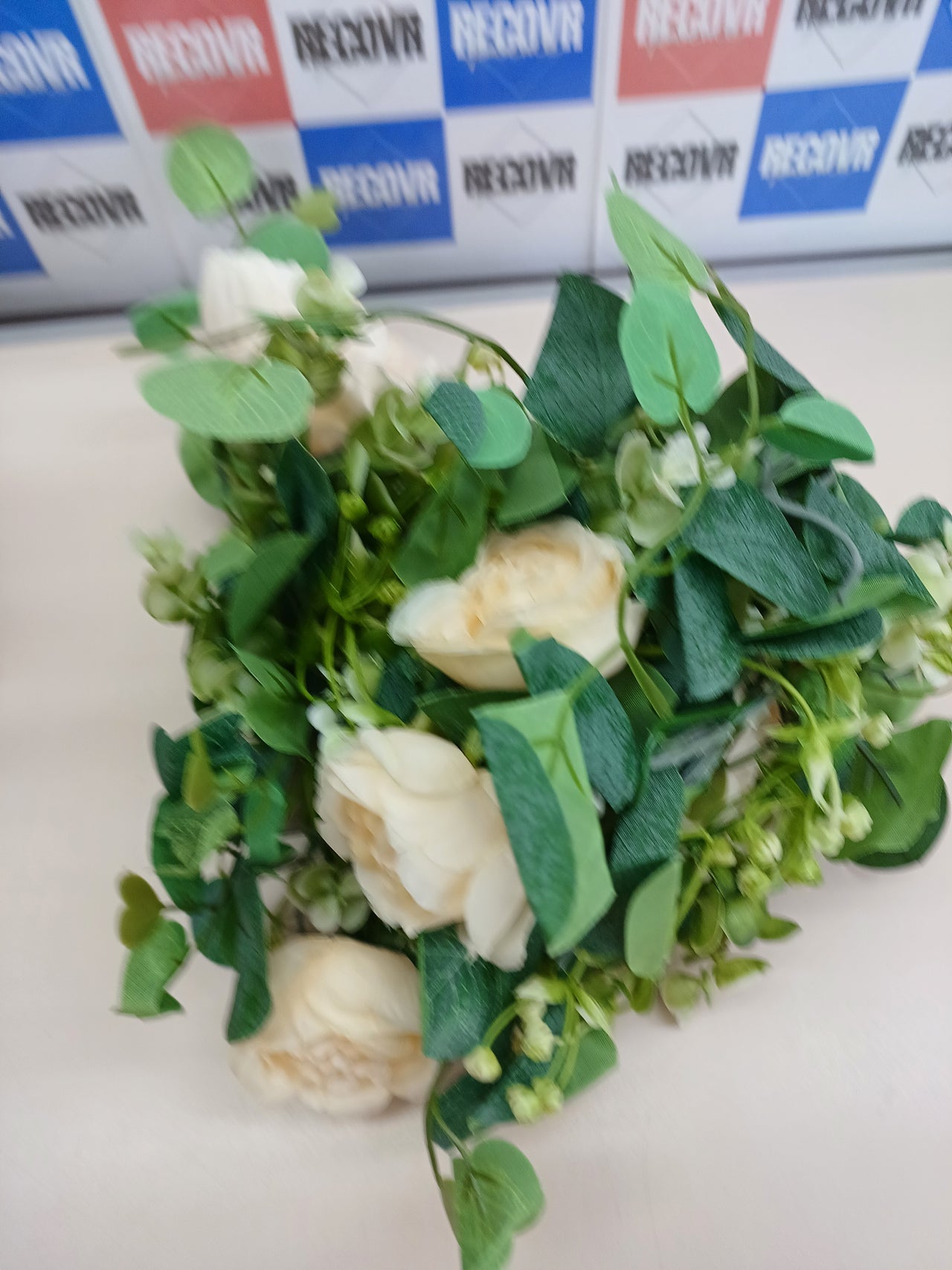 Guirnalda eucalipto artificial 26,2 ft con rosas - SOMYTING