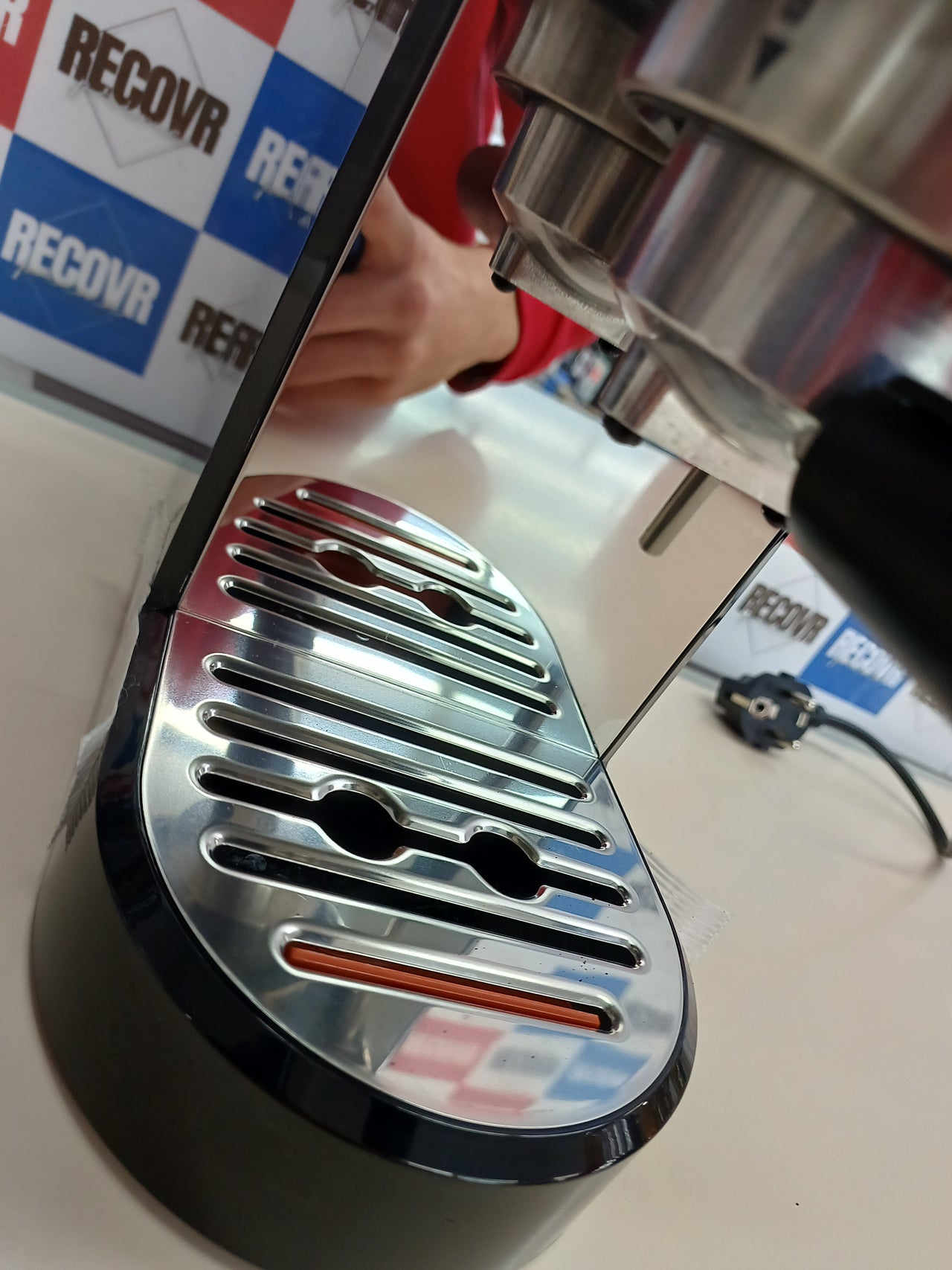 Cafetera espresso compacta 15 bares con vaporizador – Krups