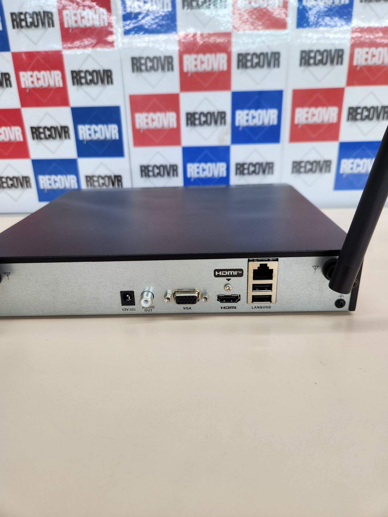 NVR Wi-Fi Hikvision HWN‑2108MH‑W 8 canales 4 MP