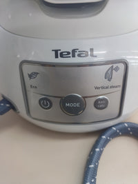 Centro de planchado Tefal Express Airglide con golpe de vapor de 380 g/min