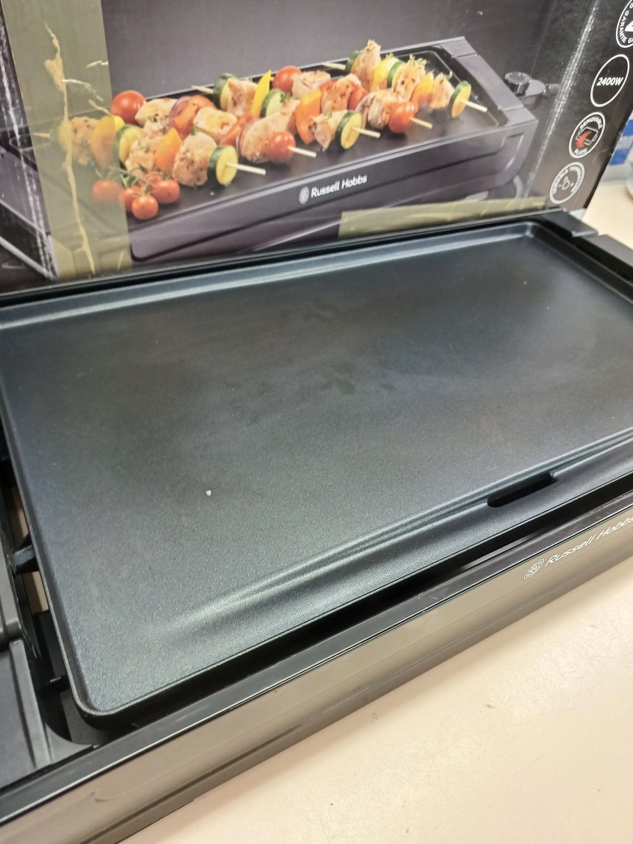 Plancha eléctrica 2400W lavavajillasband Russell Hobbs