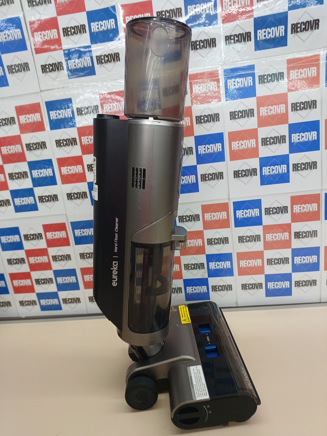 Aspirador Fregadora Eureka RapidWash NEW430