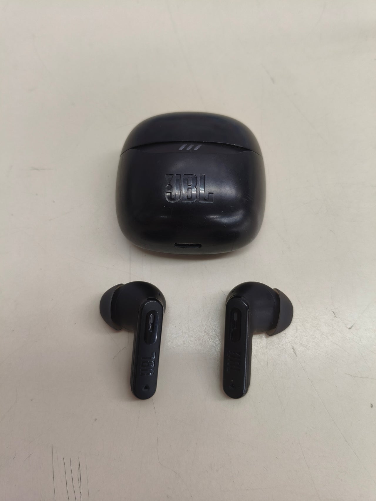 Auriculares inalámbricos JBL Tune Flex 2 con cancelación de ruido.