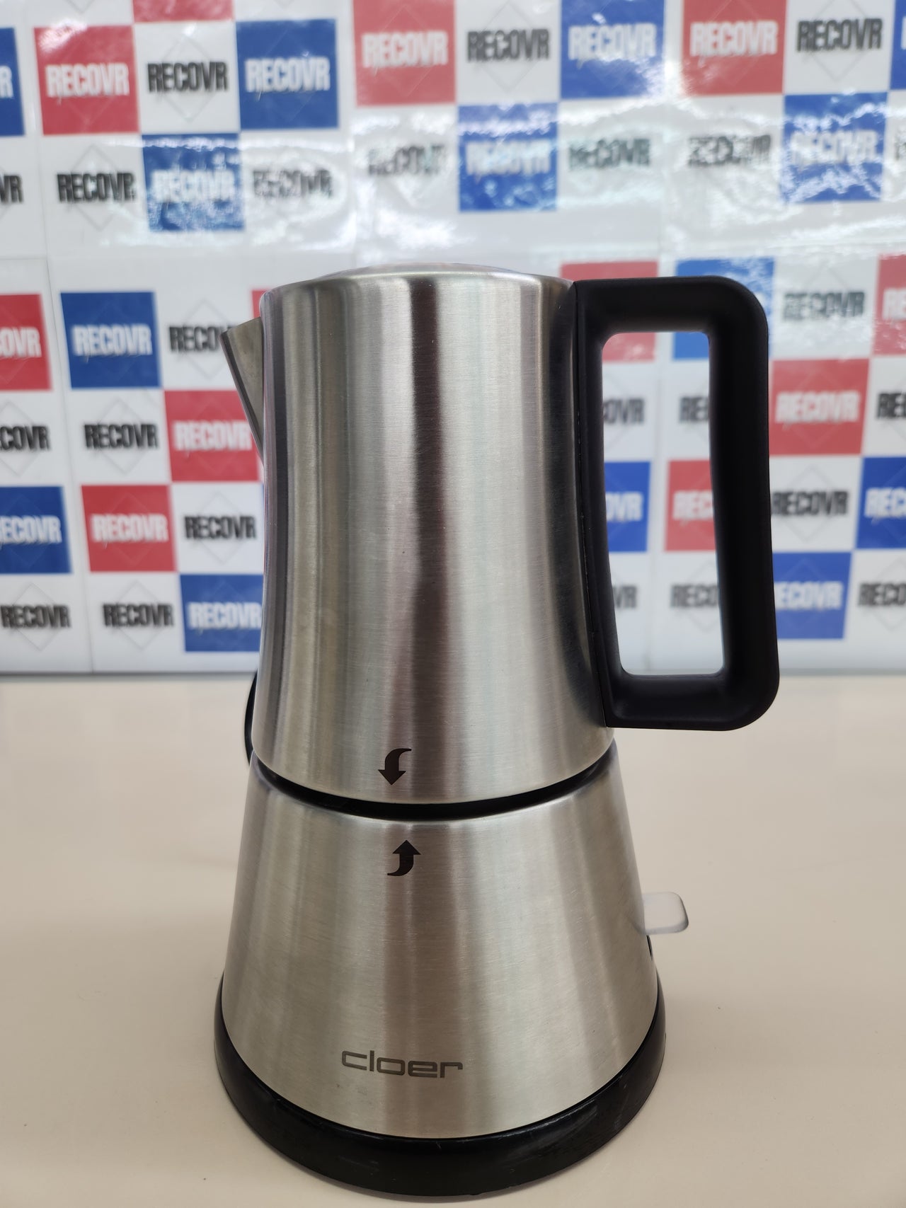 Cafetera espresso eléctrica, 3-6 tazas, un filtro de acero inoxidable, Apagado automático, Indicador de nivel de agua, Interruptor encendido / apagado, 365 vatios, acero inoxidable Cloer 5928