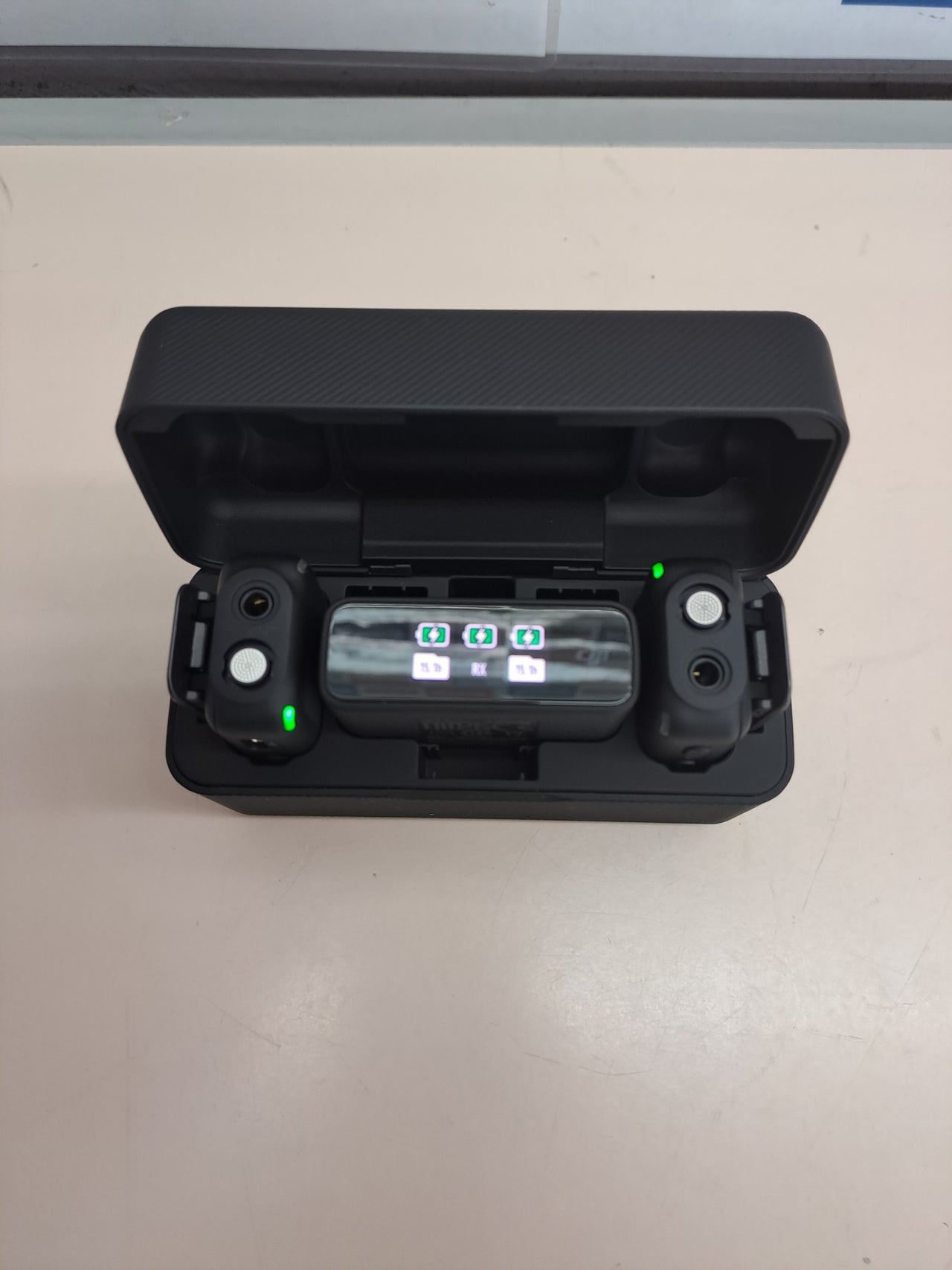 DJI Mic micrófono inalámbrico  2 TX + 1 RX con estuche de carga