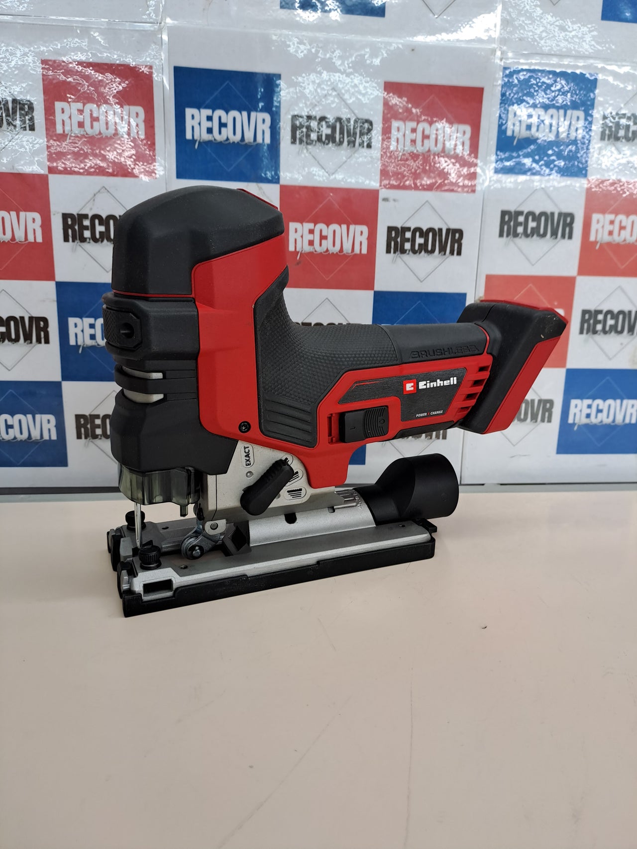 Sierra de calar batería 18V corte madera Einhell Professional TP-JST 18/135