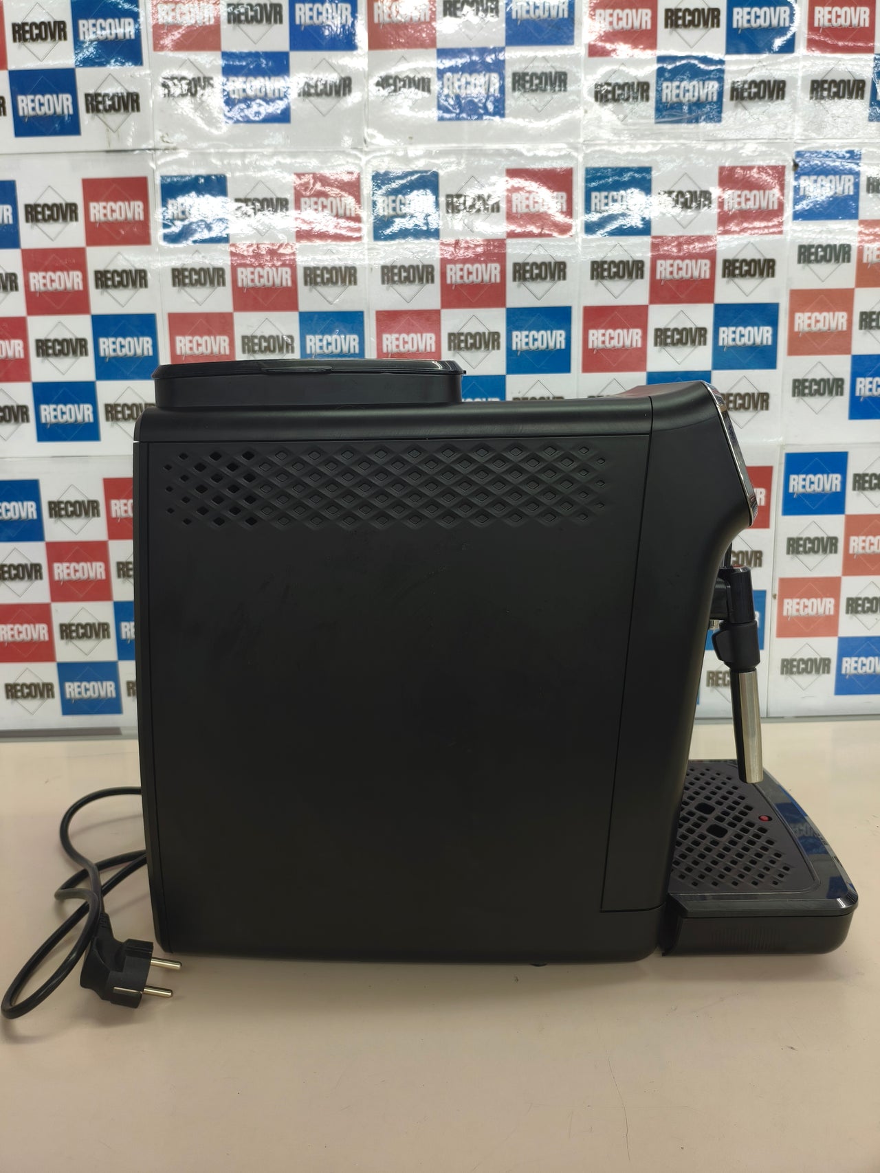 Cafetera espresso automática Philips Serie 2200 con espumador de leche