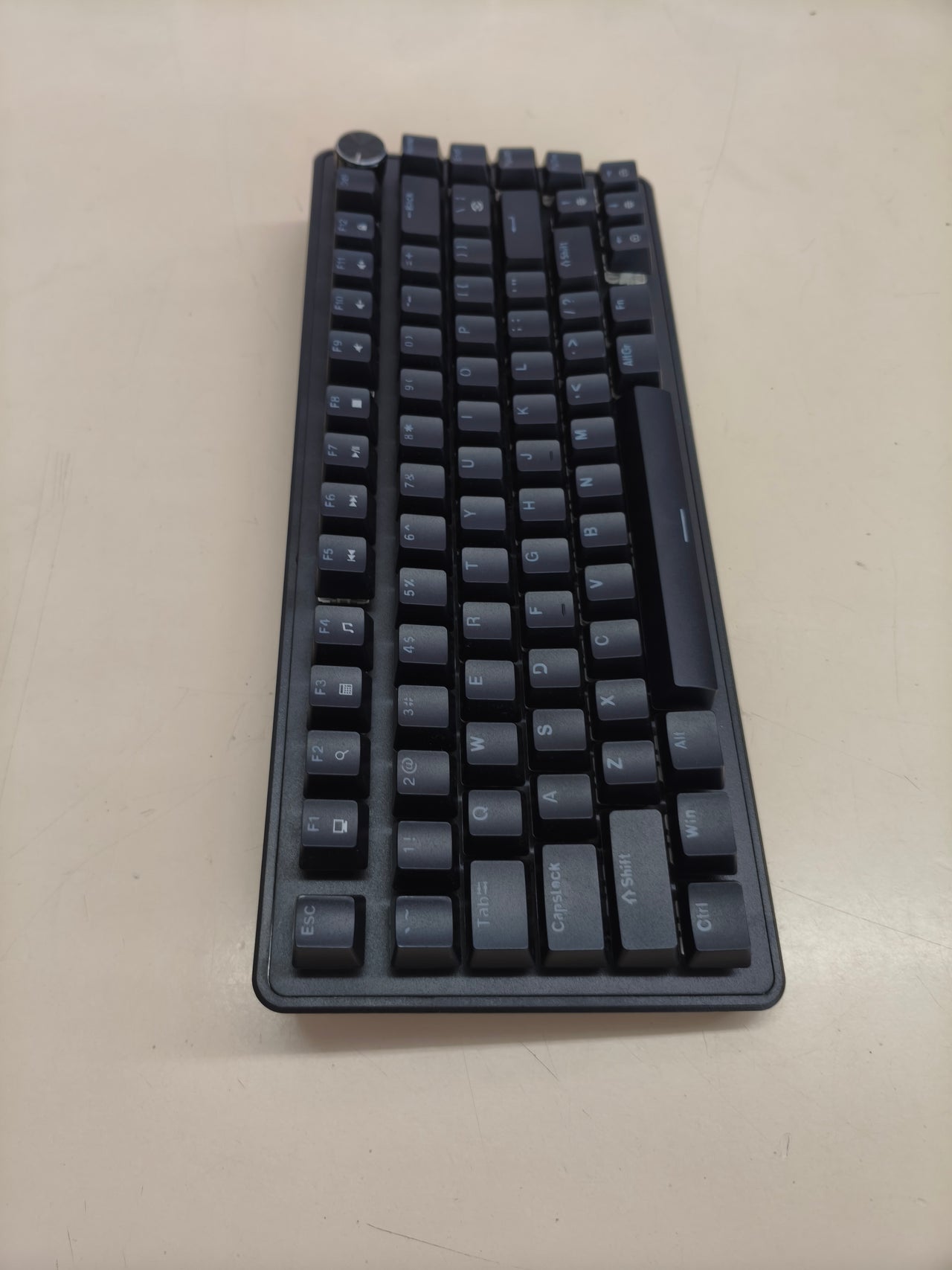 Teclado mecánico gaming CORSAIR K65 Plus Wireless 75% RGB