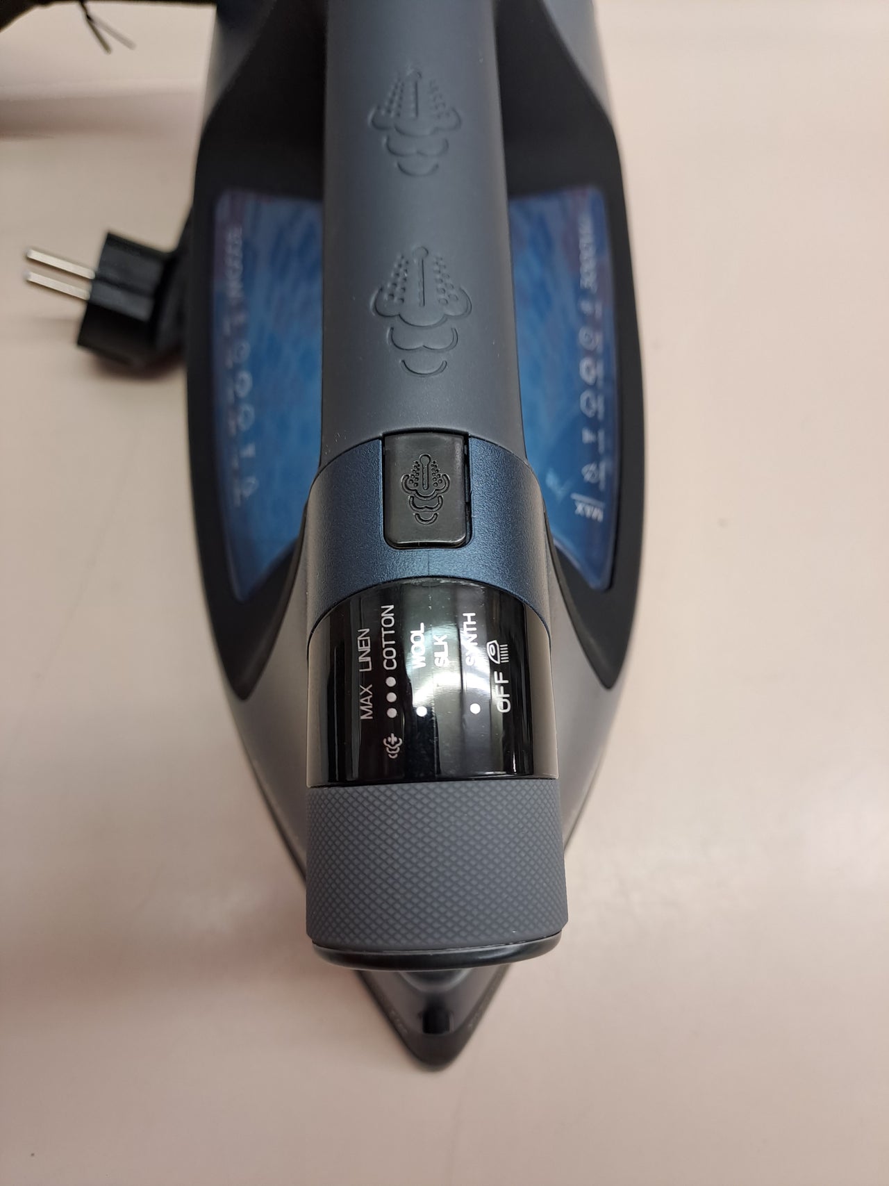 Plancha 3000W bomba agua suela turbo Cecotec